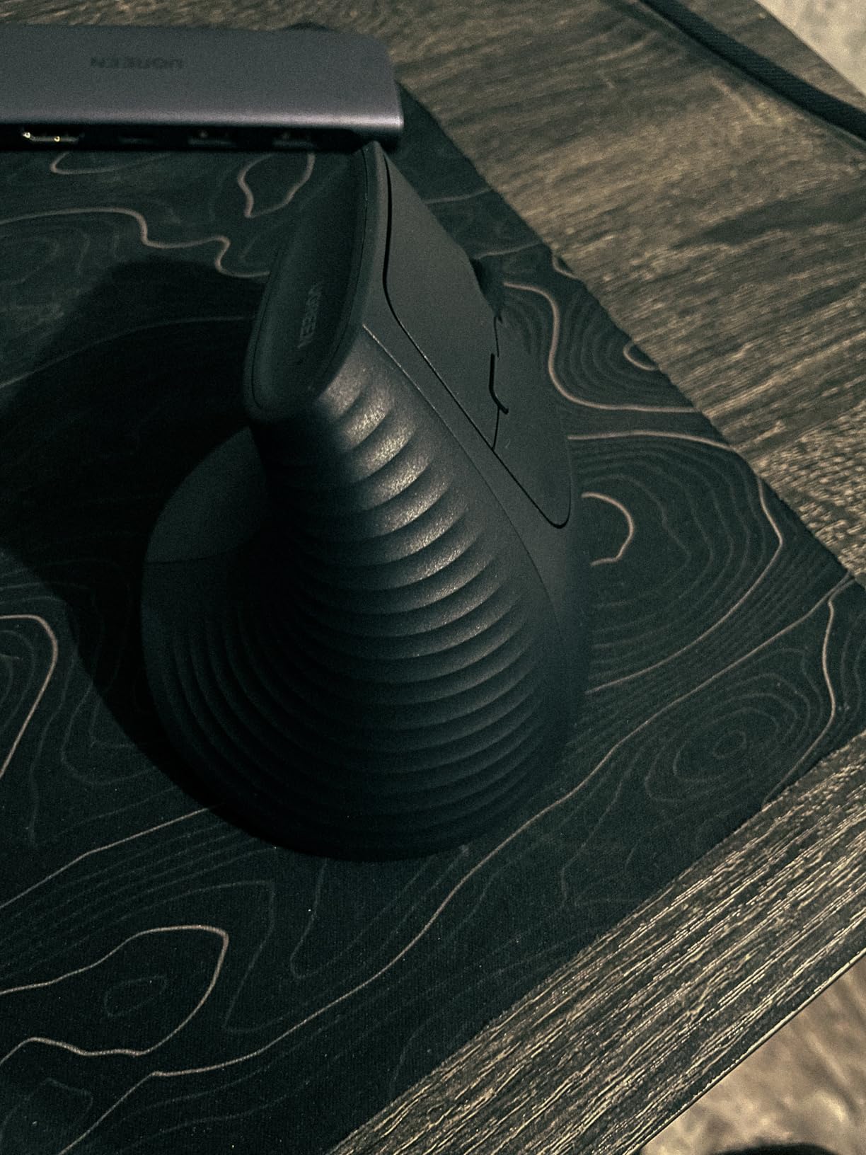 UGREEN Ergonomic Mouse, Wireless Bluetooth Vertical Mouse, Dual-Mode (BT 5.4 & USB 2.4G), Quiet Clicks, 4 Adjustable DPI (1000/1600/2000/4000), Compatible with Windows/Mac/Linux/Android/ChromeOS customer photo 1