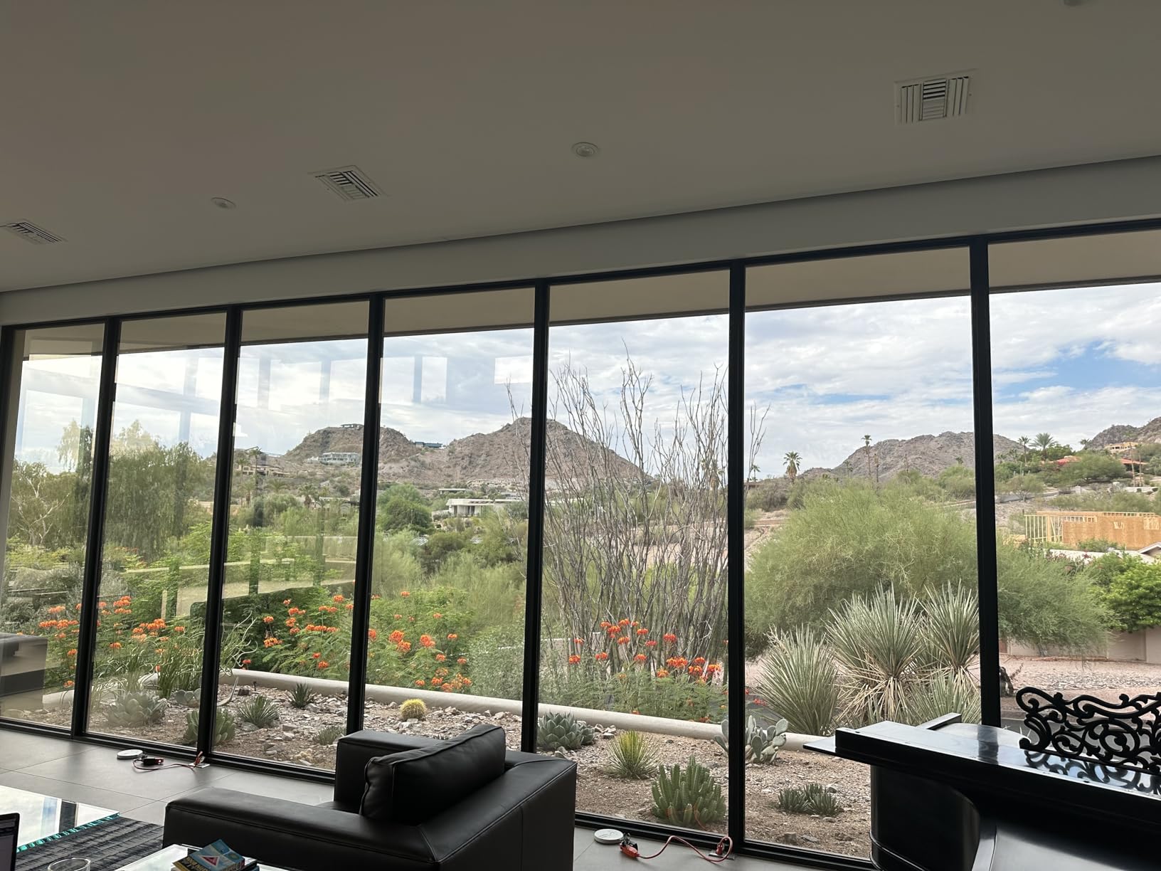 ECOVACS WINBOT Mini Window Cleaning Robot - Compact Design, Dual Nozzles with Ultrasonic Spray, 9-Stage Protection System, Intelligent Path Planning, 3 Cleaning Modes, Anti-Slipping System customer photo 2