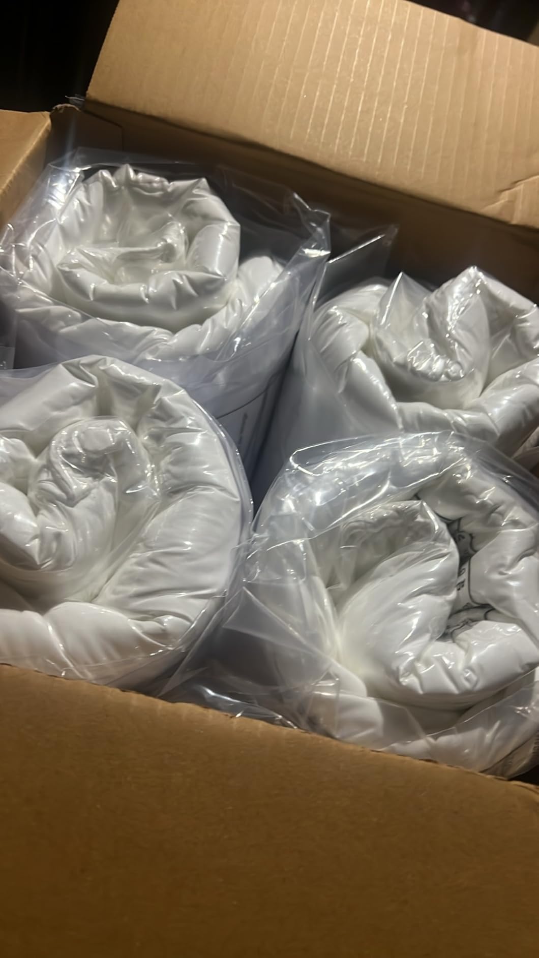 Utopia Bedding Bed Pillows for Sleeping (White), Queen Size Set of 4, Hotel Pillow, Cooling Pillows for Side, Back or Stomach Sleepers customer photo 1