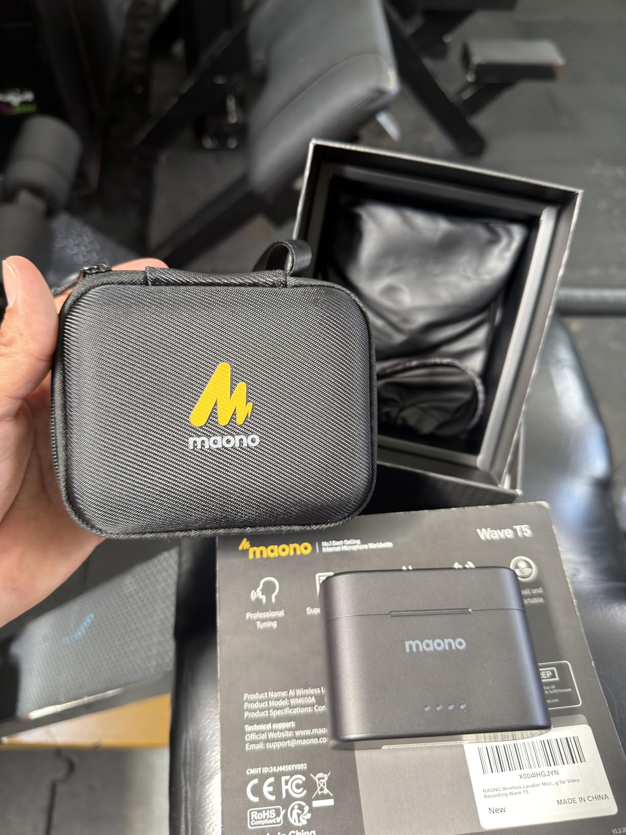 MAONO Wireless Lavalier Microphone for iPhone/Android/Camera/PC, Mini Magnetic Lapel Mic with 48khz/24bit, AI Noise Cancellation, 4 Voice Filter, 40H Battery, 1000ft Range for Video Recording - Wave T5 customer photo 1