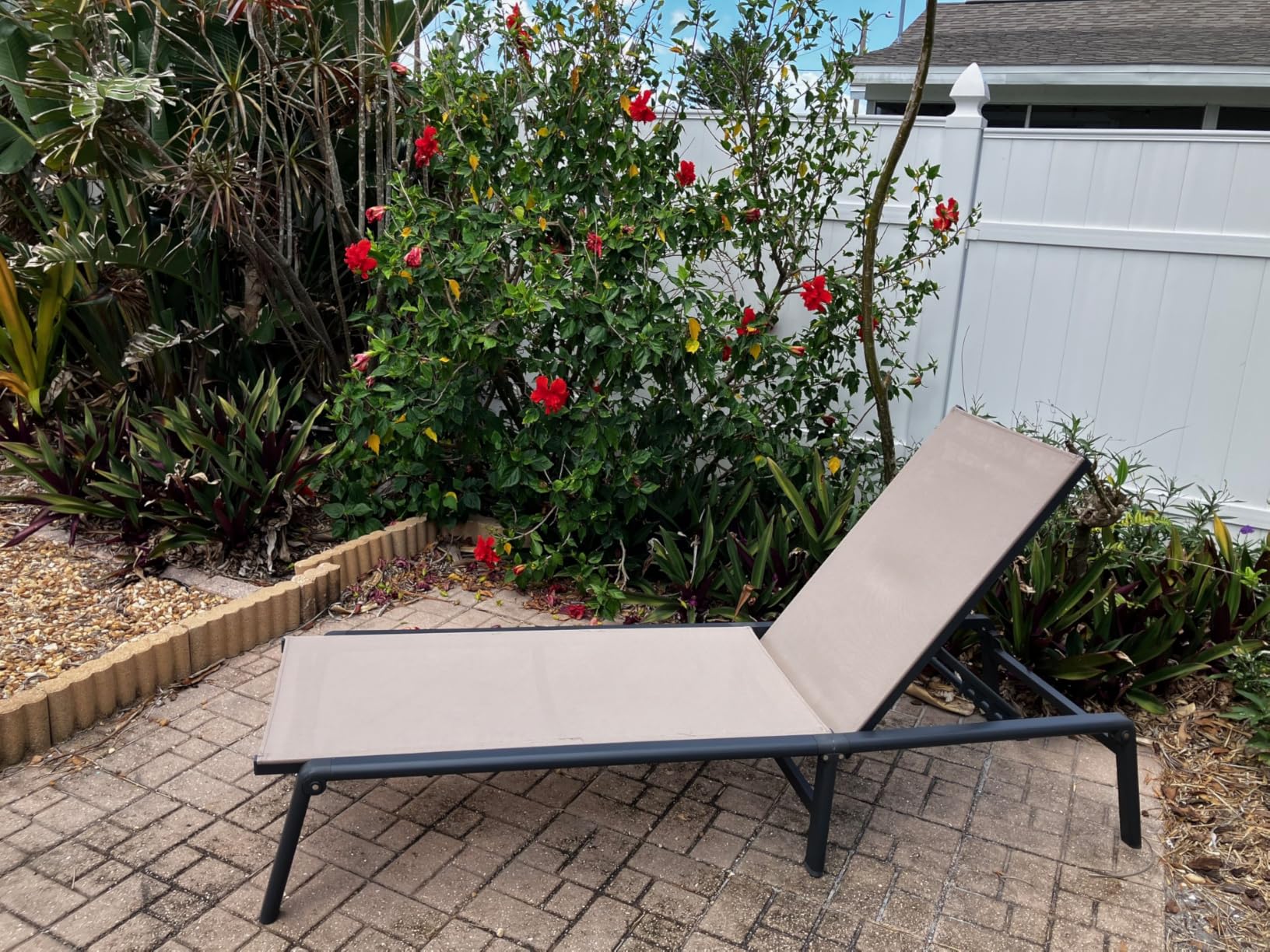 ONBRILL Aluminum Chaise Lounge Chair Outdoor, Foldable & Assembly Free Outdoor Lounge Chair with 5 Position Adjustable Backrest, Patio Pool Lounge Chairs for Outside Poolside Beach Lawn, 1PC, Khaki customer photo 1