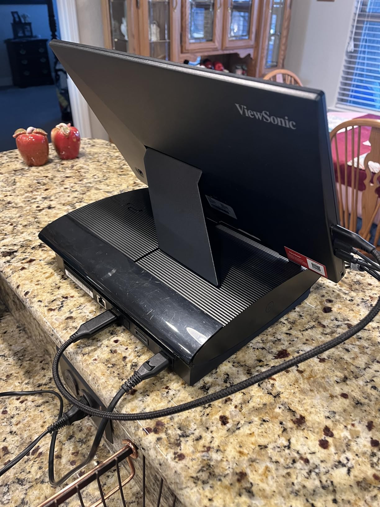 ViewSonic VA1653 16 Inch 1080p FHD IPS Portable Monitor with Eye Care, Built-in Stand, USB C, Mini HDMI, and Protective Case External Second Screen for Laptops, PC, Mac, and Gaming Consoles customer photo 2