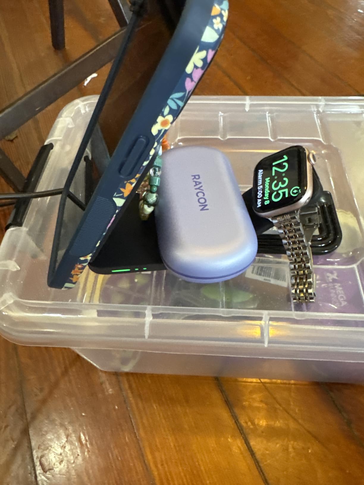 INIU 3 in 1 Wireless Charging Station, Qi2 Certified 15W Travel Charger for Apple Multiple Devices, Foldable Magnetic Wireless Charger Stand for iPhone 17 16 15 14 13 12 Series Apple Watch AirPods customer photo 1