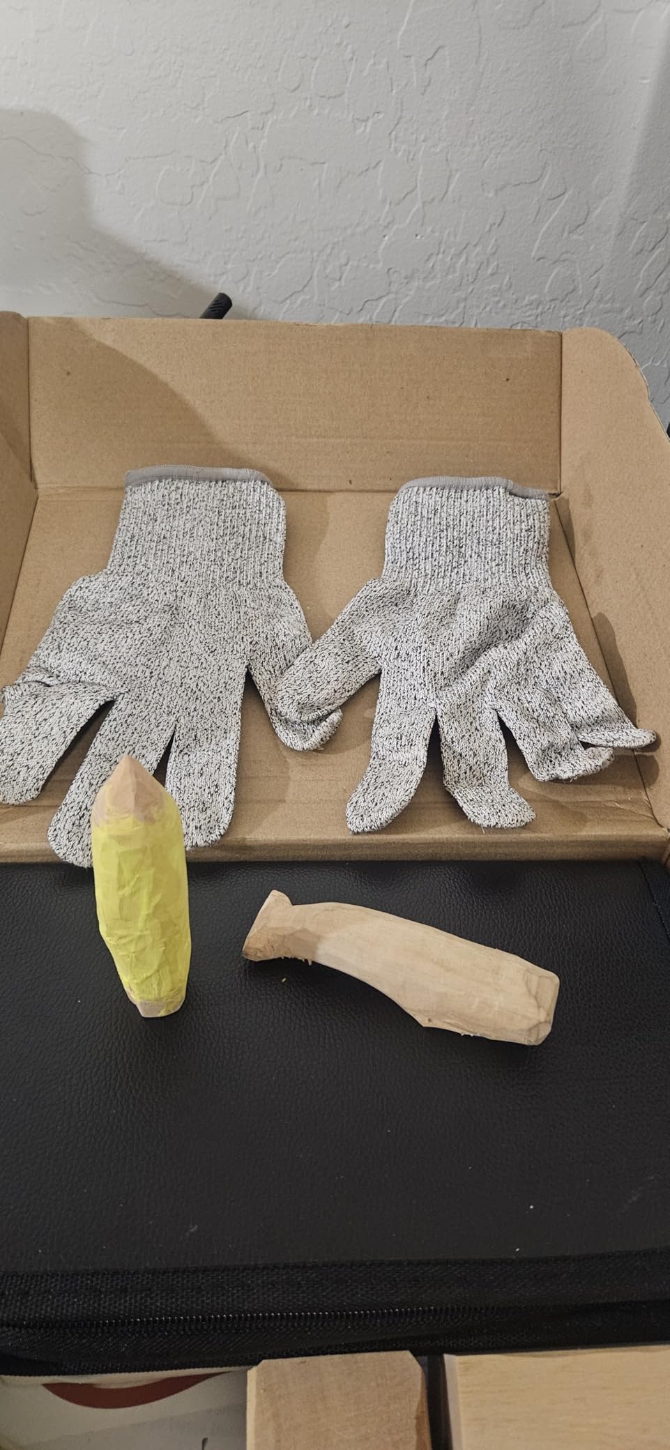 Wood Carving Kit, 44Pcs Wood Carving Tools with 4 Style Templates & 12 Color Paint Set & Bee Wax, Wood Whittling Knives Set 4pcs Whittling Knives & 5pcs Detail Knives for Beginners and Hobbyists customer photo 2