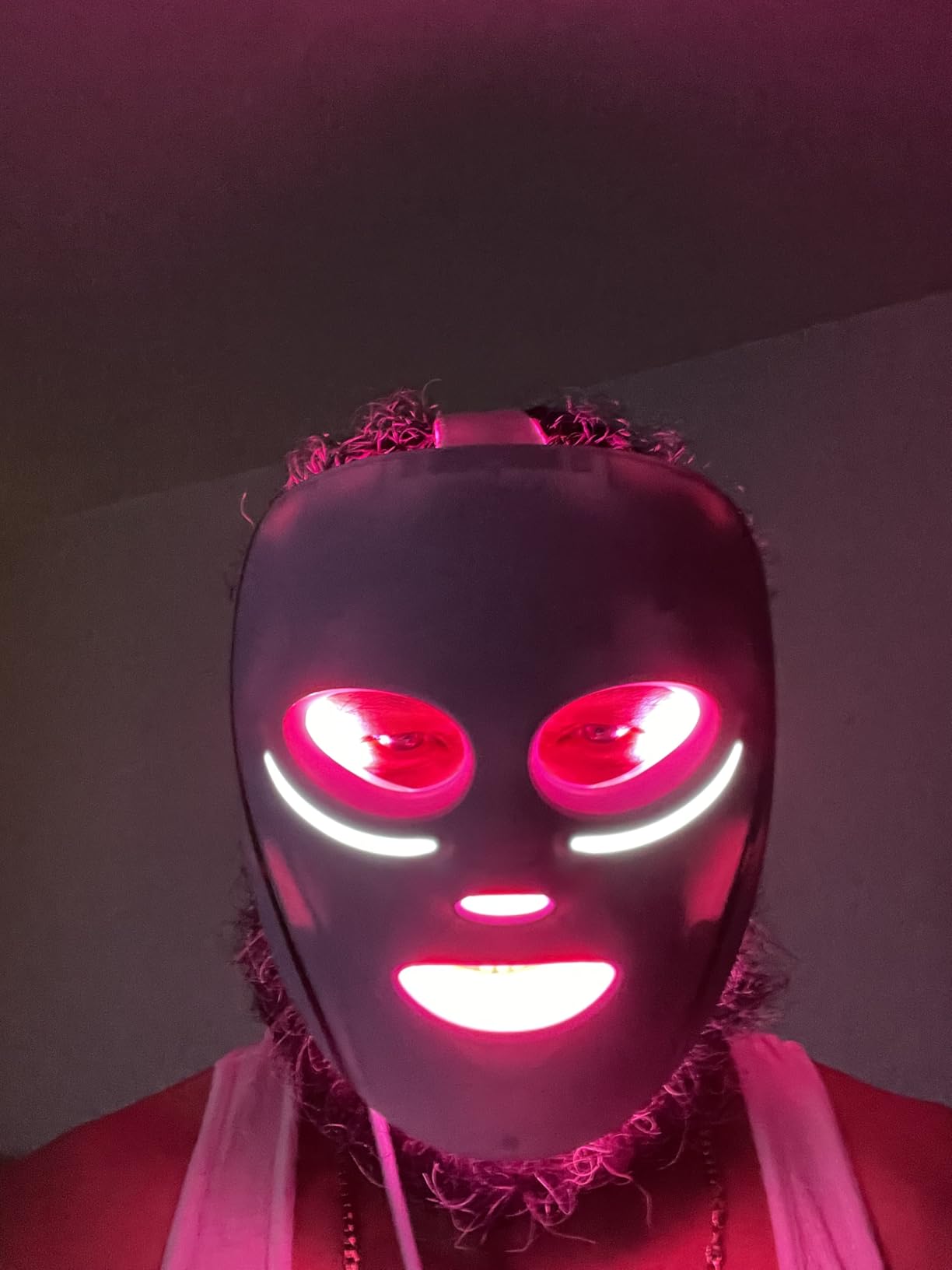 Shark CryoGlow LED Face Mask with Under-Eye Cooling, Anti-Ageing & Blemish Repair, Red & Blue LED, Infrared Light Therapy, USB-C, Remote Control customer photo 2
