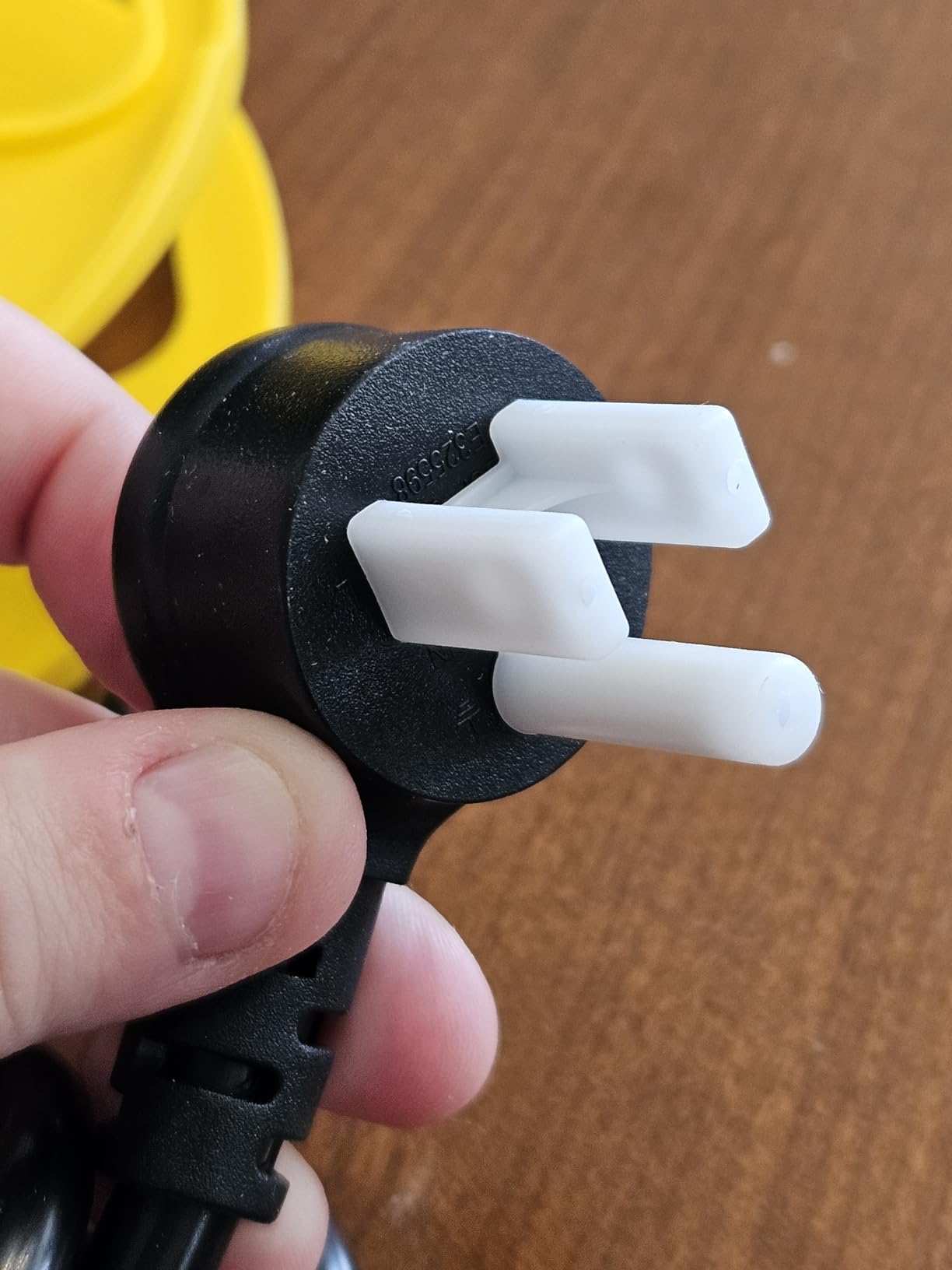 CCCEI Outdoor Power Strip Weatherproof with 8 Plug, Waterproof Extension Cord with Multiple Outlets, Christmas Exterior Garden Yard Surge Protector 6FT. customer photo 1