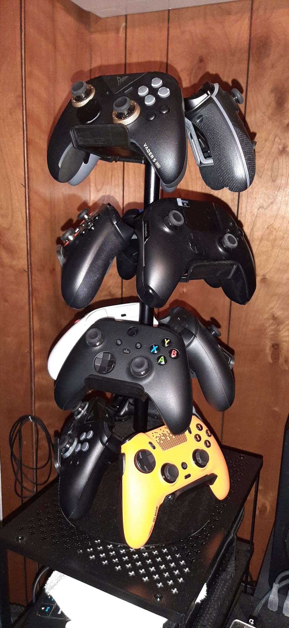 Headset Stand 3 Tiers for Desk, Rotatable Gaming Controller Stand for PS5/PS4/Xbox/Switch2/PS Portal/Phone, Universal PC Gamer Gift Accessory Controller/Headphone Holder for 9 Packs Controller customer photo 1