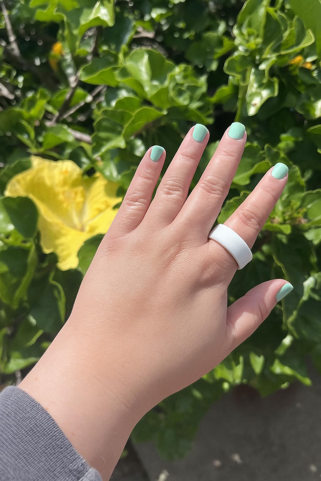 QALO QRNT Smart Ring - Lightweight Water-Resistant Titanium Fitness Tracker, Advanced Tracking for Sleep, Steps, HRV, SpO2 - No Subscription, iOS Android App - Includes 2 Silicone Covers (Silver, 6) customer photo 1