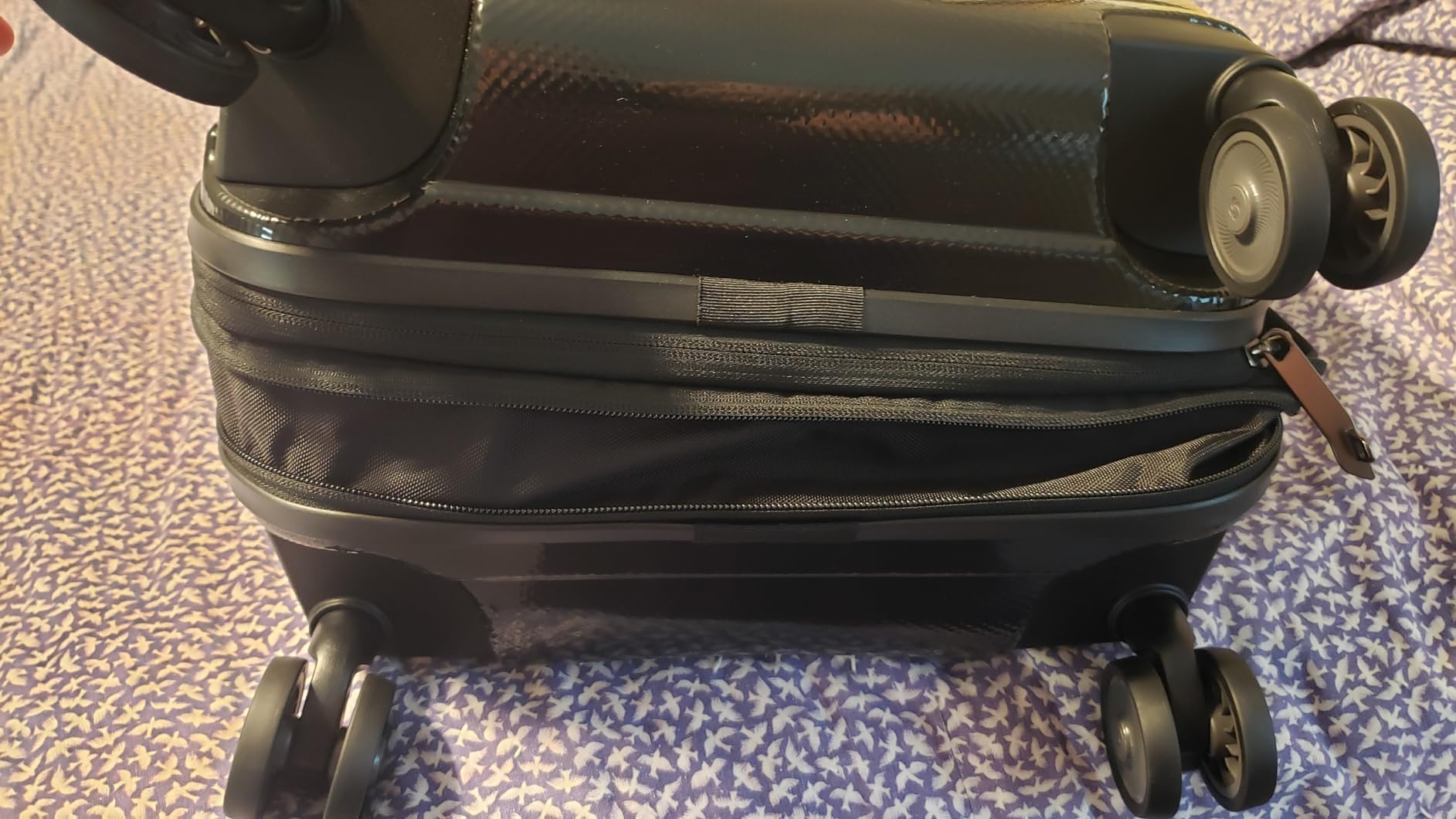 Samsonite Proxis Global Carry-On Hardside Luggage with Dual Spinner Wheels, Airline Approved - Innovative Roxkin Lightweight Shell With Ultimate Durability- TSA Lock, Telescopic Handle - Honey Gold customer photo 2