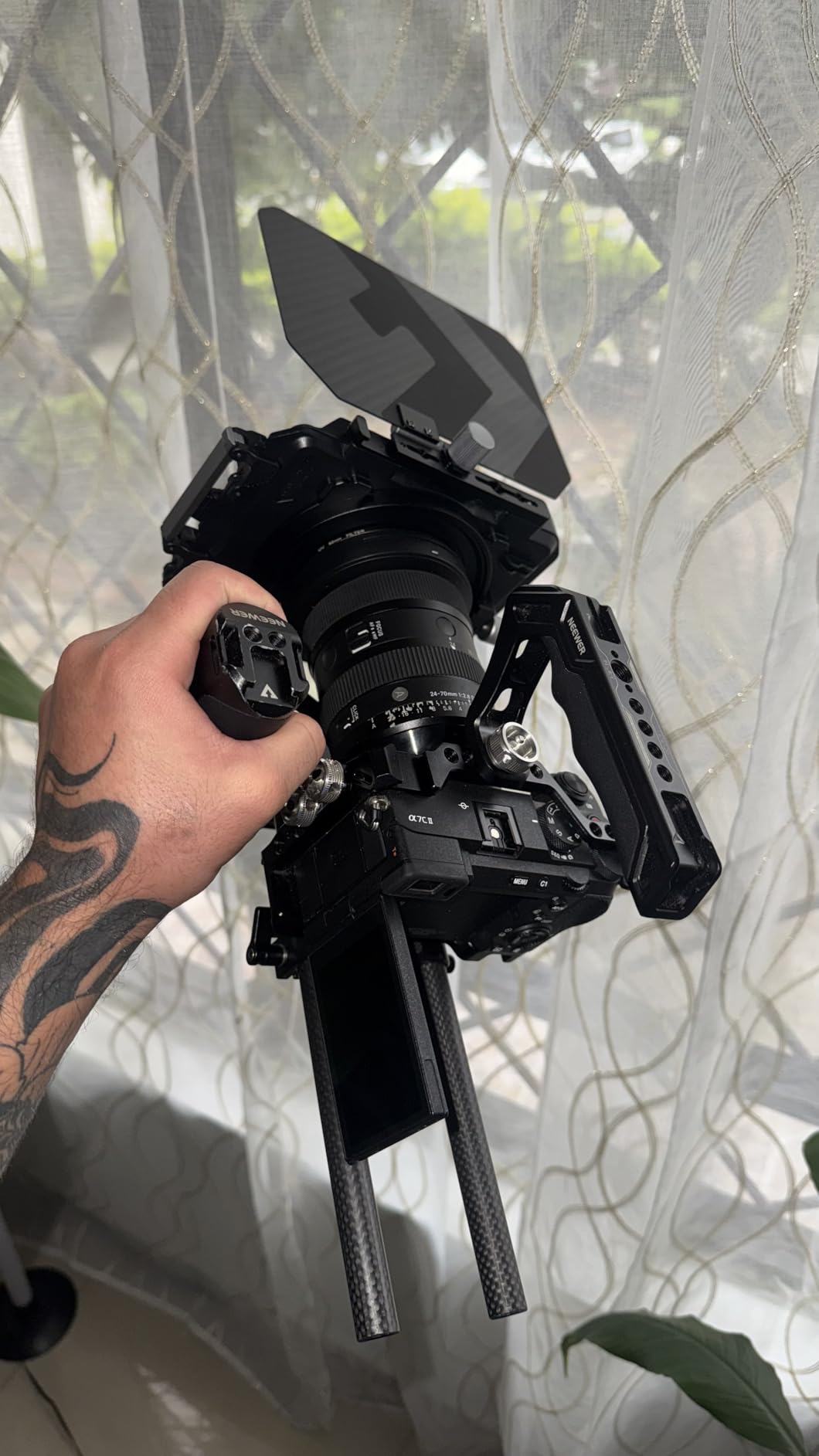 K&F CONCEPT Matte Box, DSLR Camera Matte Box with Carbon Fiber Top Flag, with 67/72/77/82/95mm Adapter Rings for 4x5.65 ND UV Filter/Circular Filter customer photo 2
