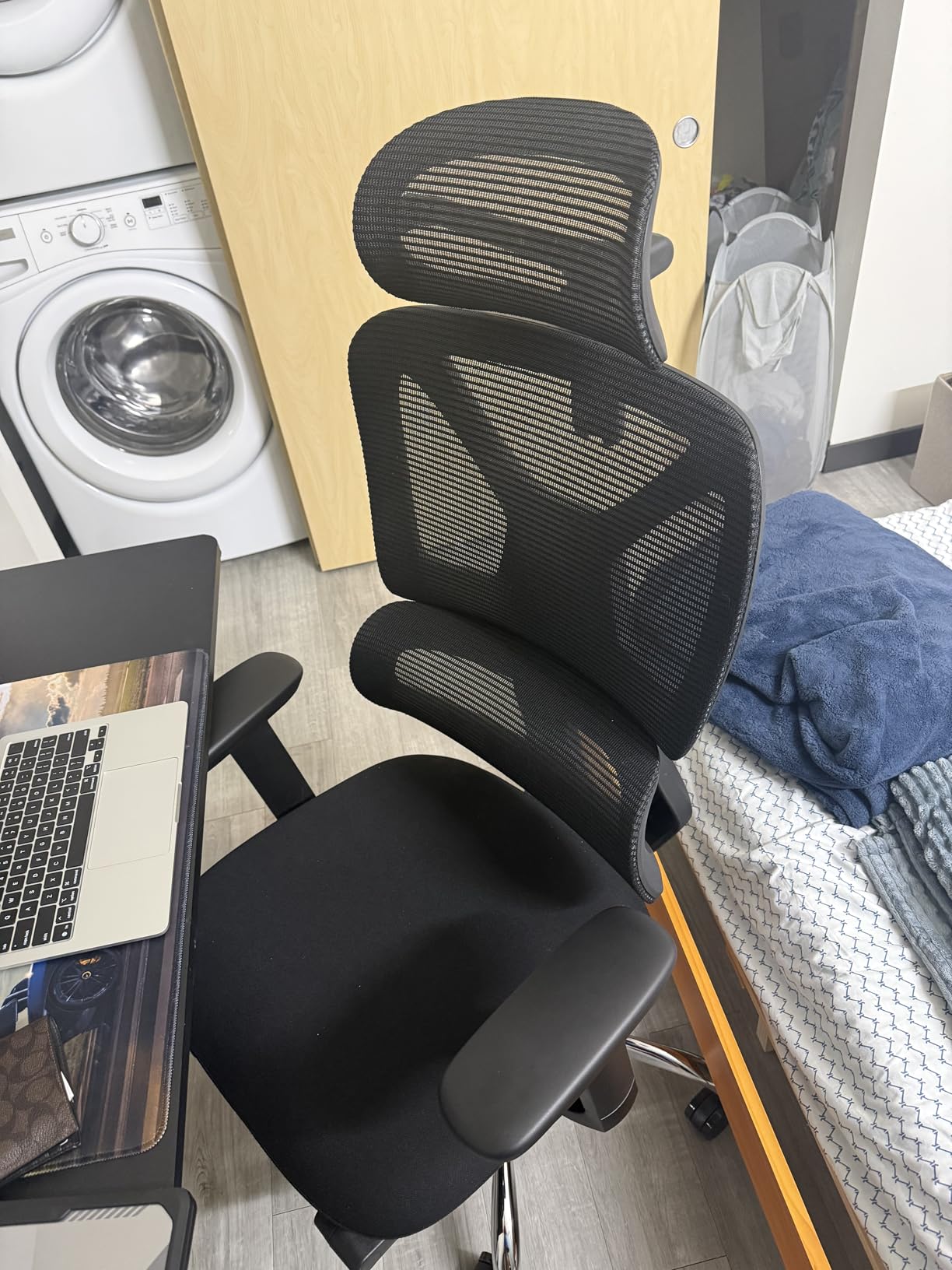 FLEXISPOT ErgoX Premium Ergonomic Office Chair with Footrest - Adjustable 3D Armrests, Dynamic Lumbar Support, Recline & Tilt Function, Mesh Seat, for Home & Office Use customer photo 1