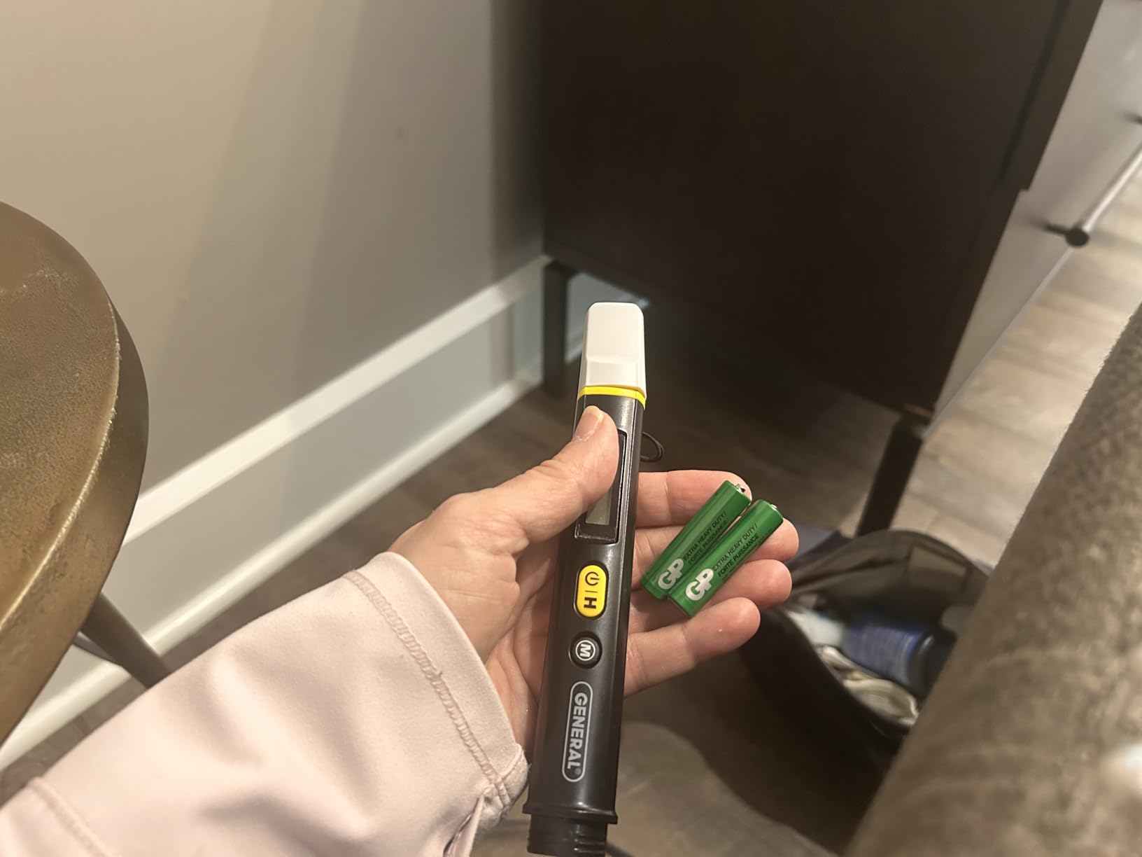 General Tools Compact Digital Moisture Meter MMP100 - Pin-Style Tool Detects Moisture in Wood and Building Materials customer photo 2