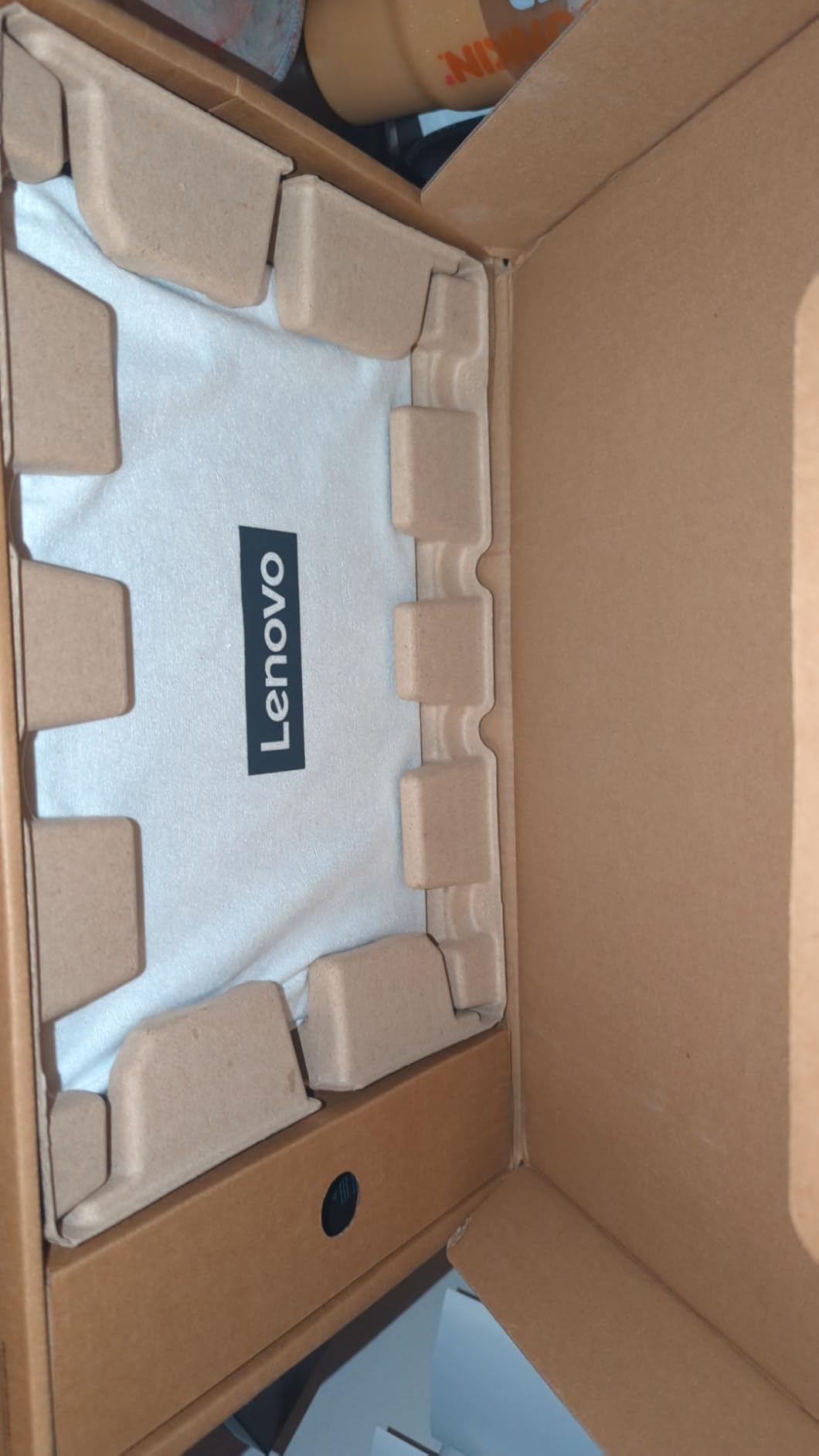 Lenovo Slim 7i Aura Edition - 2025 - Copilot+ PC | Core Ultra 7 Processor 256V | 14