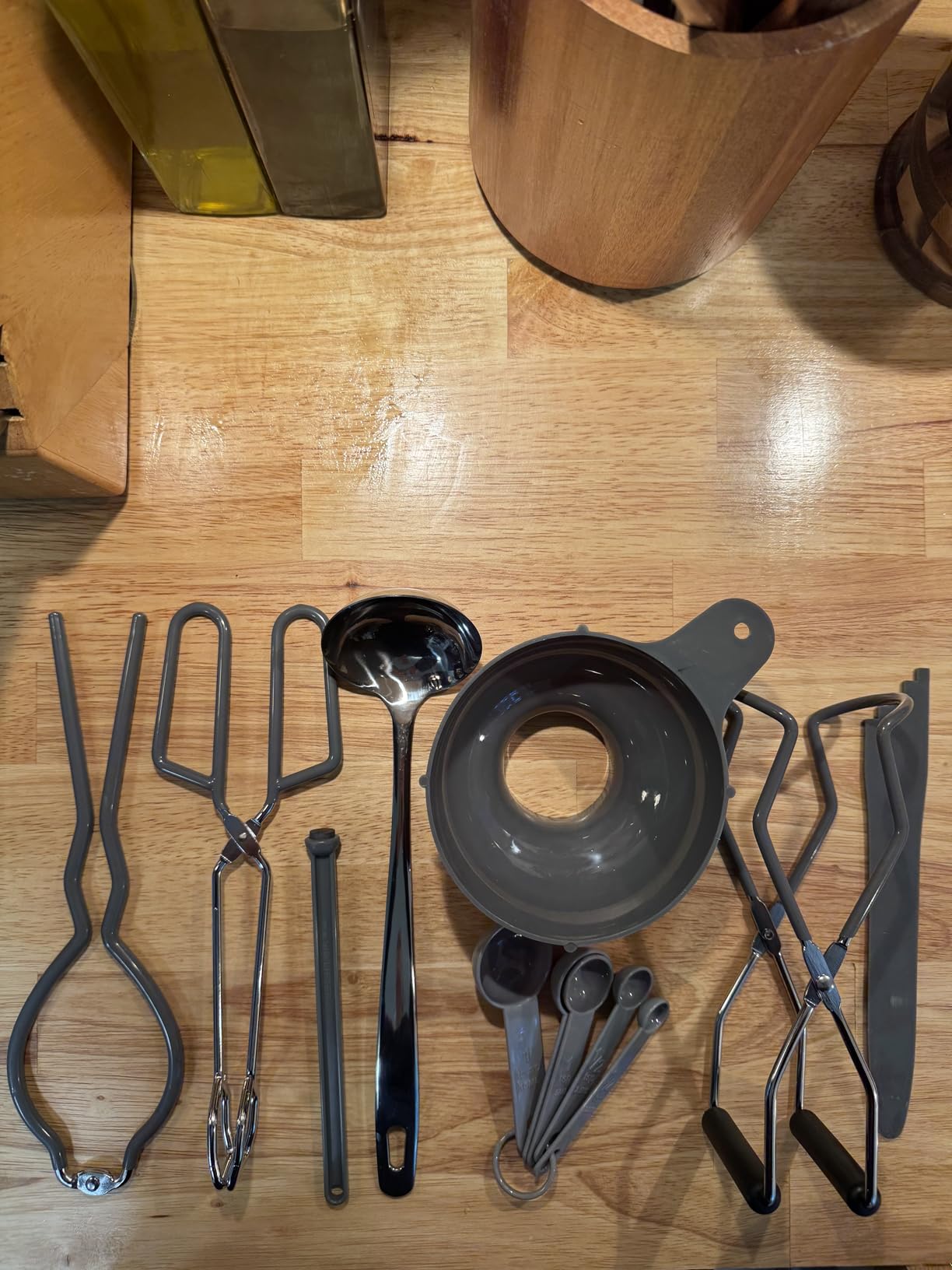 Canning Supplies Starter Kit,Canning Kit for Beginners of 9 with Jar Lifter,Wide Mouth Funnel,Wrench,Tongs,Lid Lifter,Bubble Popper,Canning Labels,ladle,Measuring Spoon-Blue customer photo 1