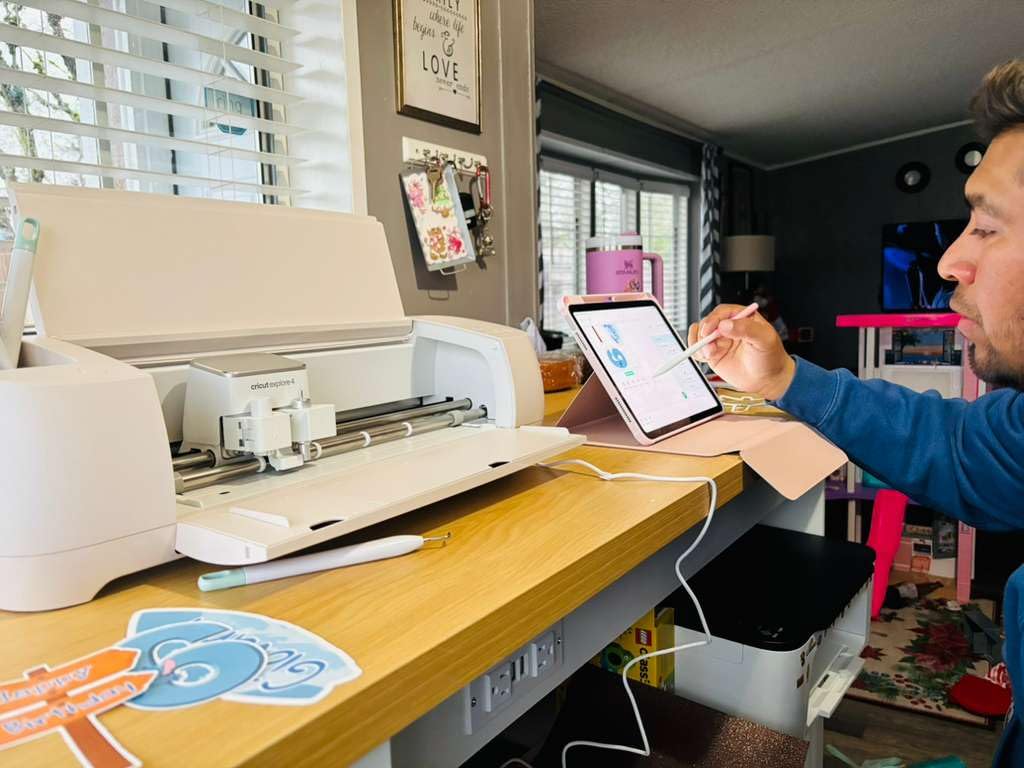 Explore 4 - Smart Cutting Machine (Seashell) | Digital Content Bundle - Includes 30 Images in Design Space App customer photo 1