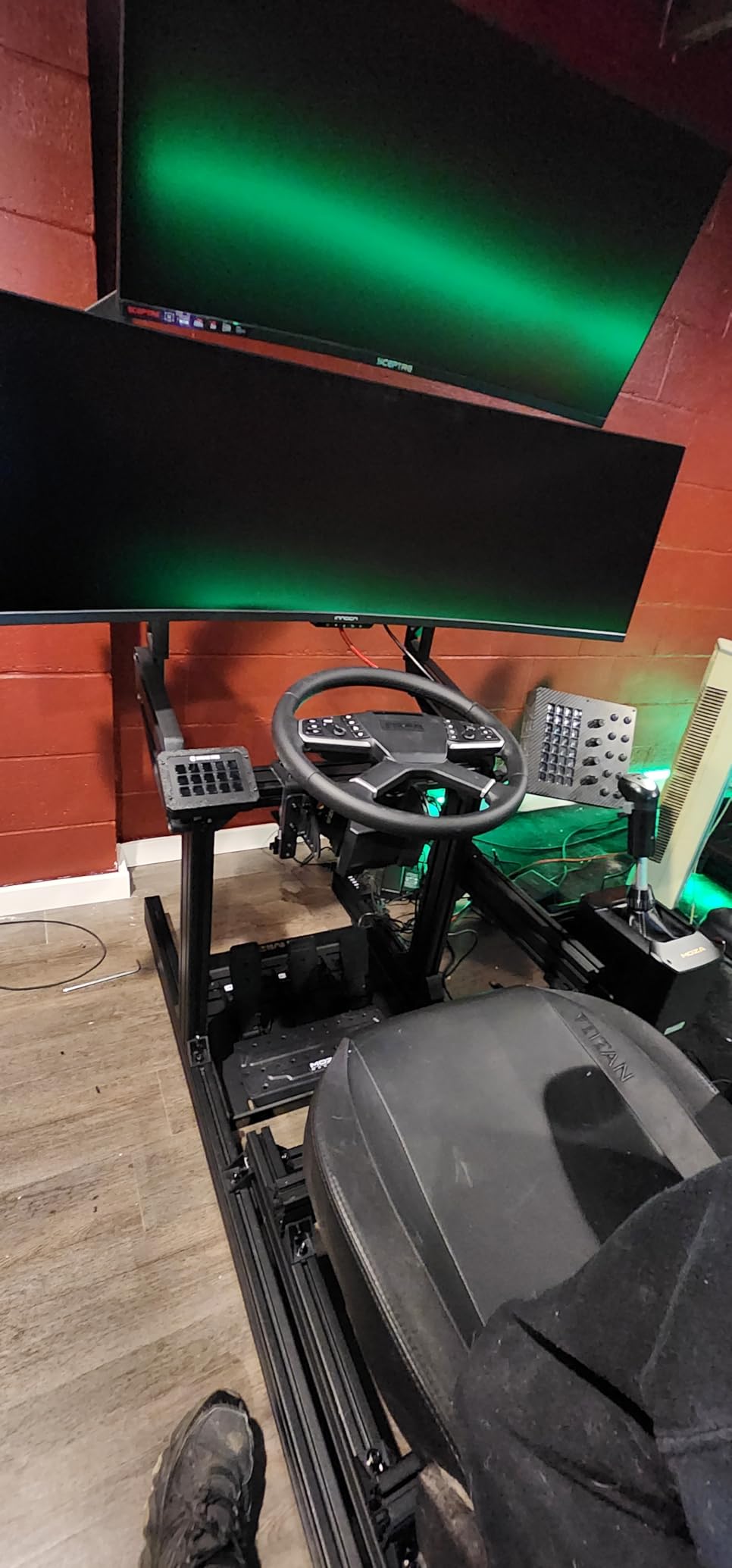 Trucking Bundle 4PCS PC Gaming Racing Simulator Kit: R5 5.5Nm Direct Drive Wheel Base, 400mm TSW Truck Wheel, SR-P Lite Pedals and Wheel Clamp for PC, Black customer photo 2