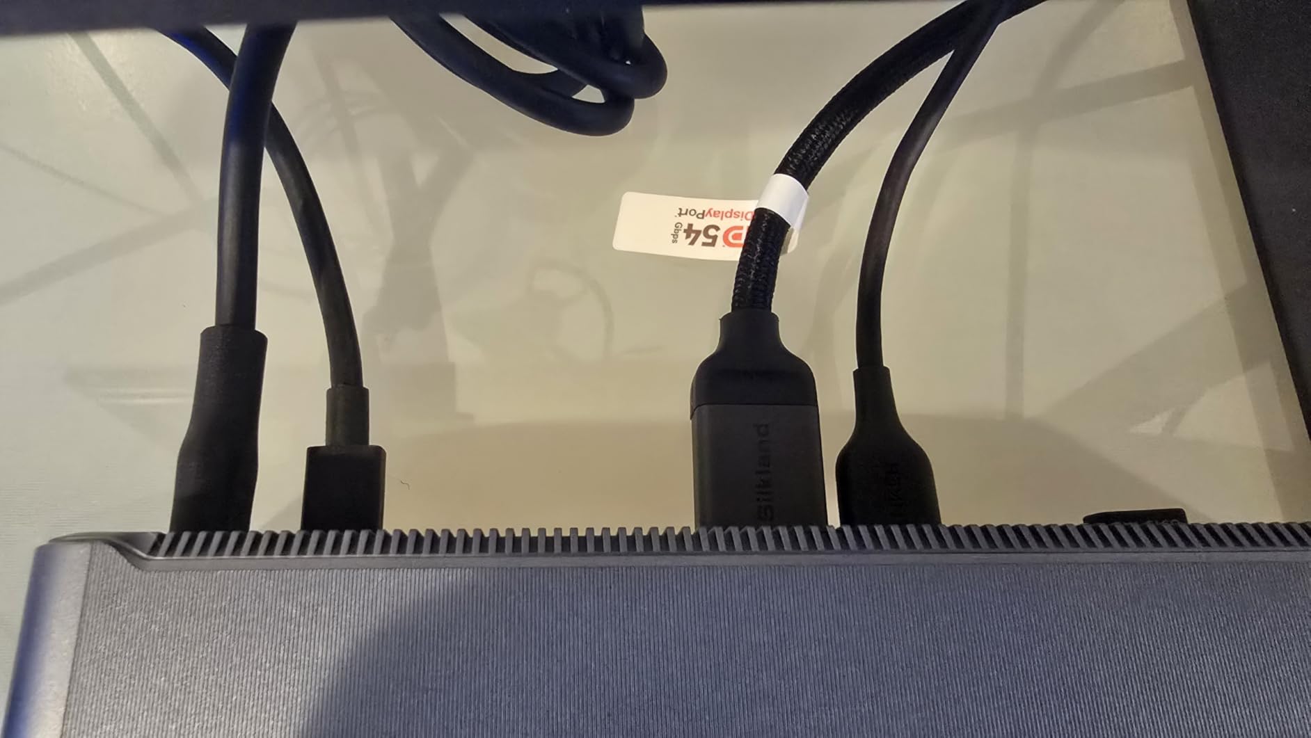 Anker Prime Docking Station (DL7400), 14-Port Triple Display with DisplayLink, 140W Max, Smart Display, Triple 4K 60Hz, Cooling Fan, for macOS and Windows (The Latest DisplayLink Driver Required) customer photo 1