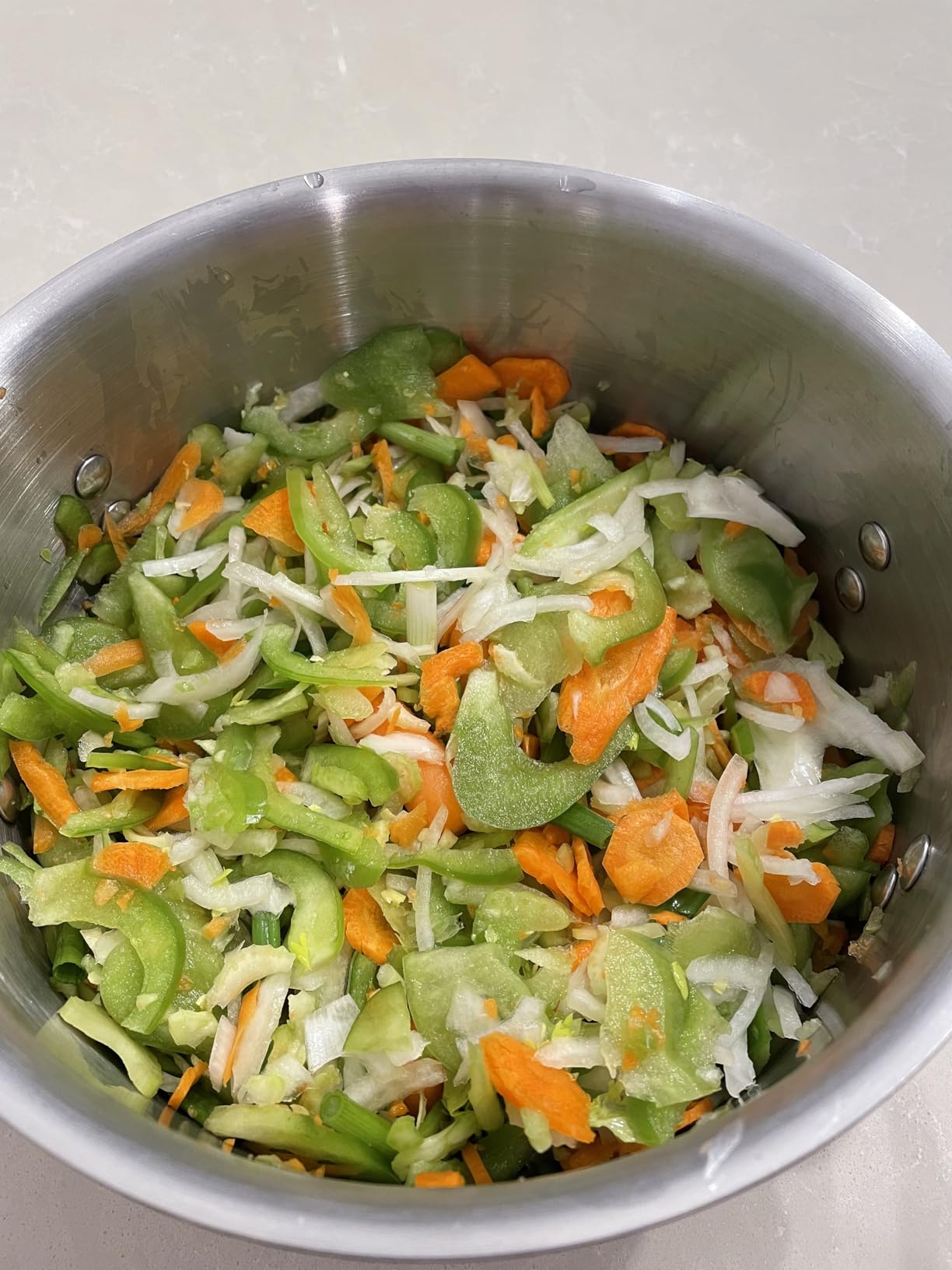 Amazon Basics Food Processor and Vegetable Chopper, 10 Cup Bowl, 2-Speed, 500 Watt Motor, Black customer photo 1