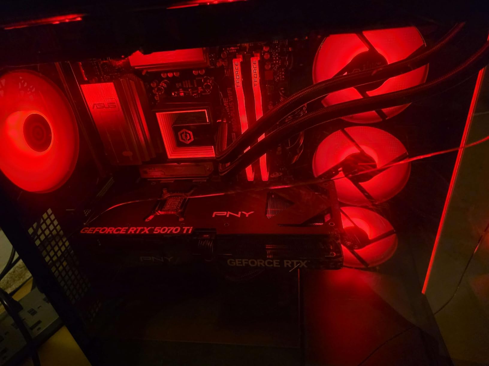 Gamer Supreme Gaming PC, AMD Ryzen 7 9800X3D 4.7GHz, GeForce RTX 5070 Ti 16GB, 32GB DDR5, 2TB PCIe 4.0 SSD, WiFi Ready & Windows 11 Home (SLC8480A8) customer photo 2