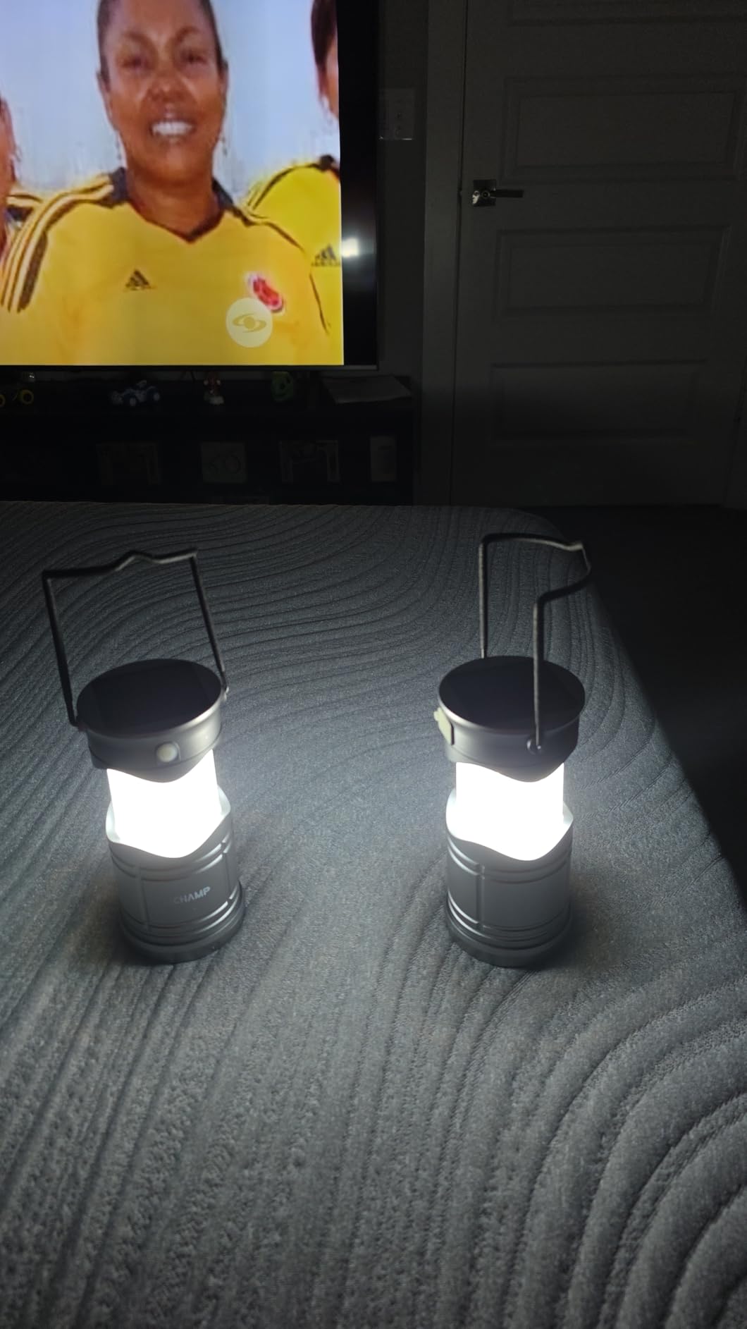 Lichamp 4-Pack Solar Camping Lantern, USB Rechargeable LED Lanterns Battery Powered Pop Up Flashlight Lamps with Three Modes Power for Power Outages Hurricane Supplies Emergency Indoor & Outdoor customer photo 1