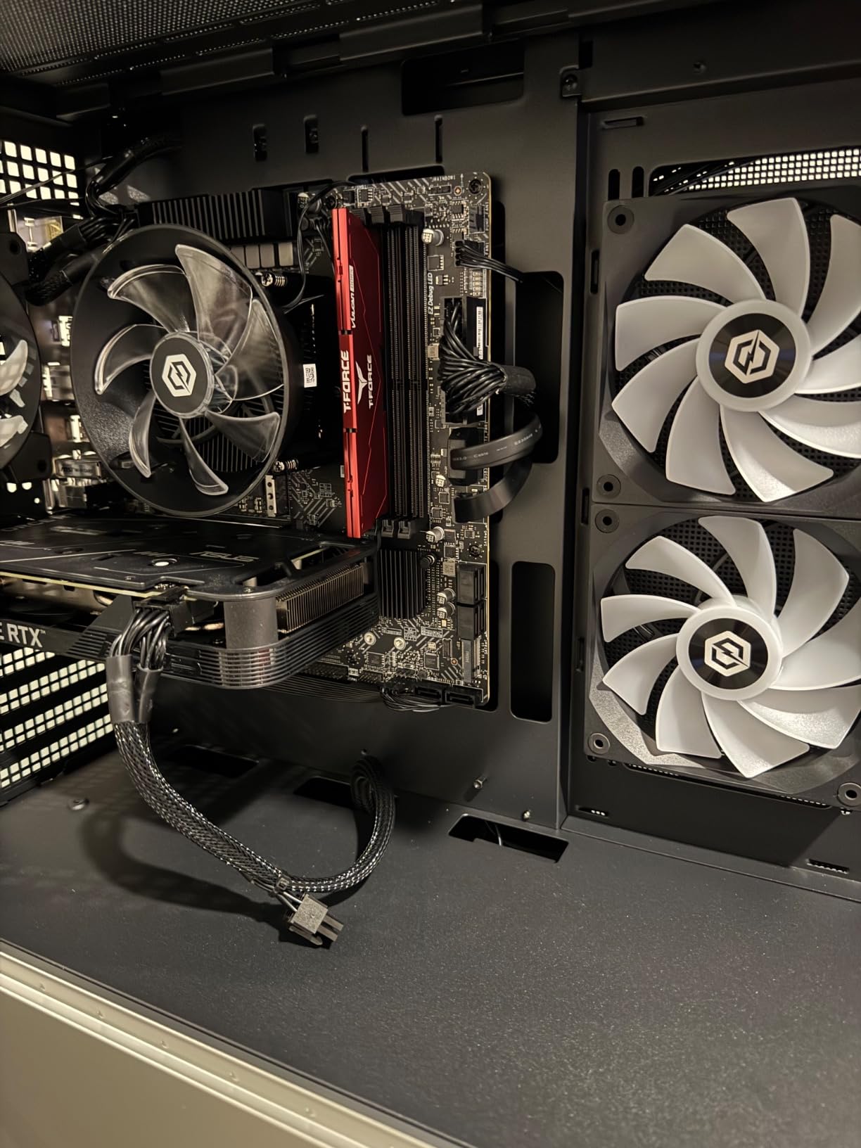 Gamer Xtreme VR Gaming PC, Intel Core Ultra 5 225F 3.3GHz, GeForce RTX 5060 Ti 8GB, 16GB DDR5, 2TB PCIe 4.0 SSD, WiFi Ready & Windows 11 Home (GXiVR8060A35) customer photo 2