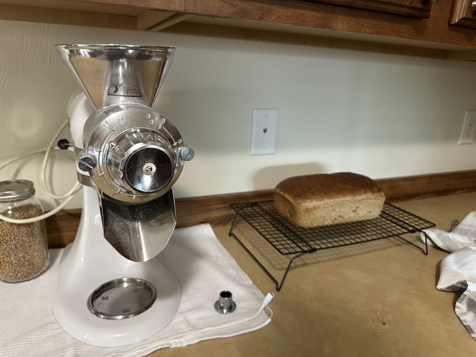 Grain Mill Attachment for KitchenAid Stand Mixer, All Metal 9 Levels Flour Mill for KitchenAid, Suitable for Fully Dried Low-Moisture, Low-Oil Grains, Grain Corn, Millet, Wheat,Sliver customer photo 1