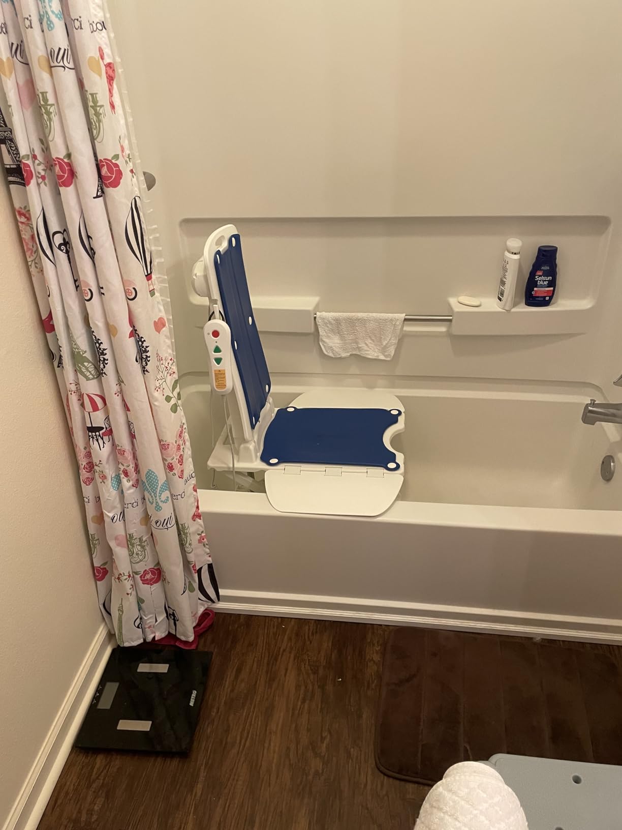 HUANUO 2-in-1 Electric Chair Lift for Elderly - Floor Lift & IP68 Waterproof Bath Lift for Tub, Foldable, 308 lbs Capacity, Remote Control, Height Adjustable 2.3