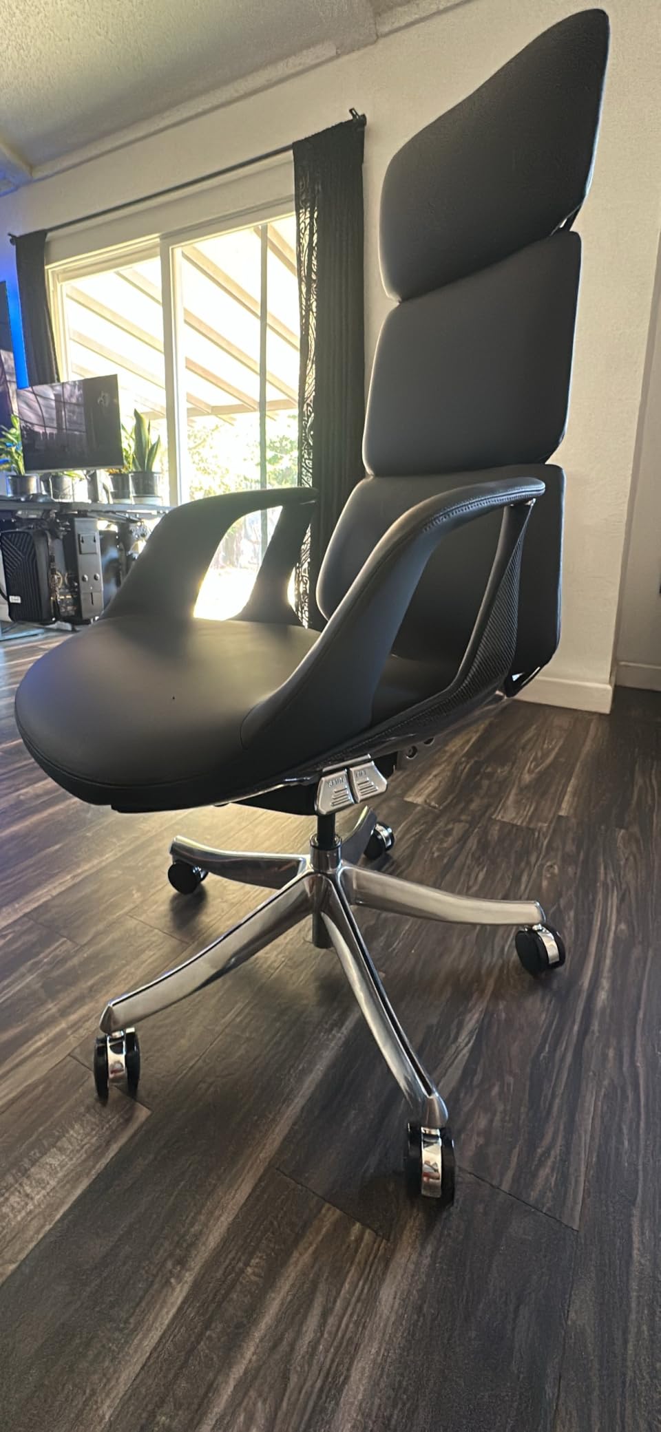 TOMU Genuine Leather Executive Office Chair Black - Luxury Modern Executive Desk Chair for Home and Office, Stylish Computer Chair, High Back with Headrest, Aluminum Base, Reclining and Comfy customer photo 1