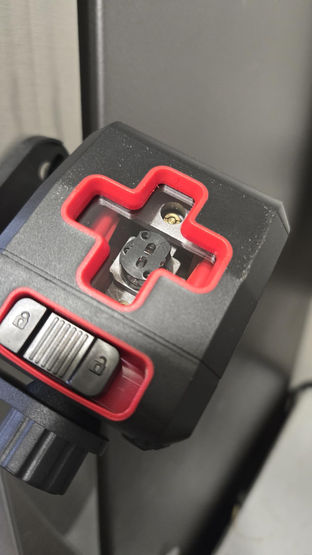 Self Leveling Laser Level 100ft, Green Cross Line with Tripod, 4 Brightness Modes & Pulse Function customer photo 2