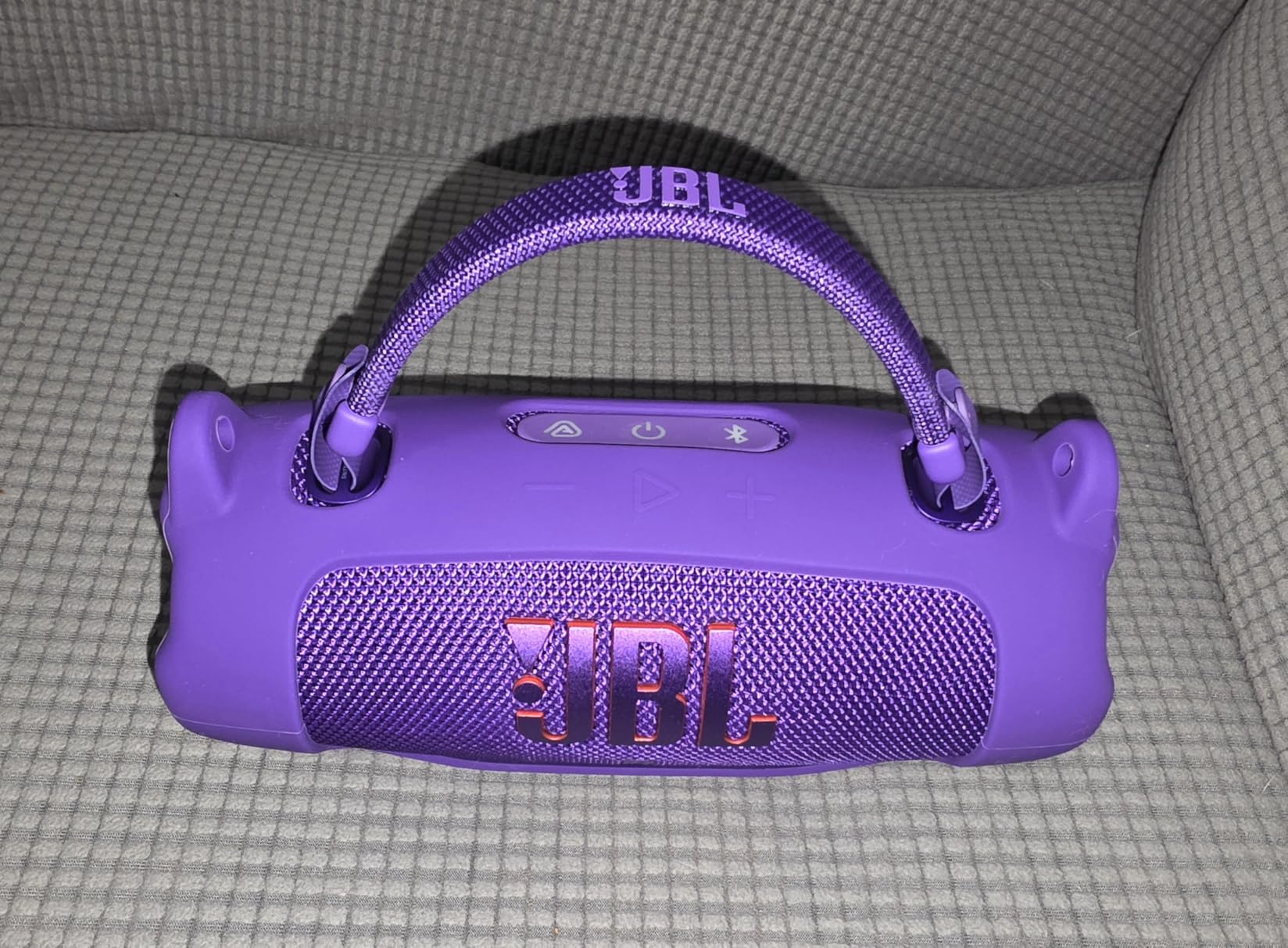 Charge 6 Portable Bluetooth Speaker (Purple) customer photo 1