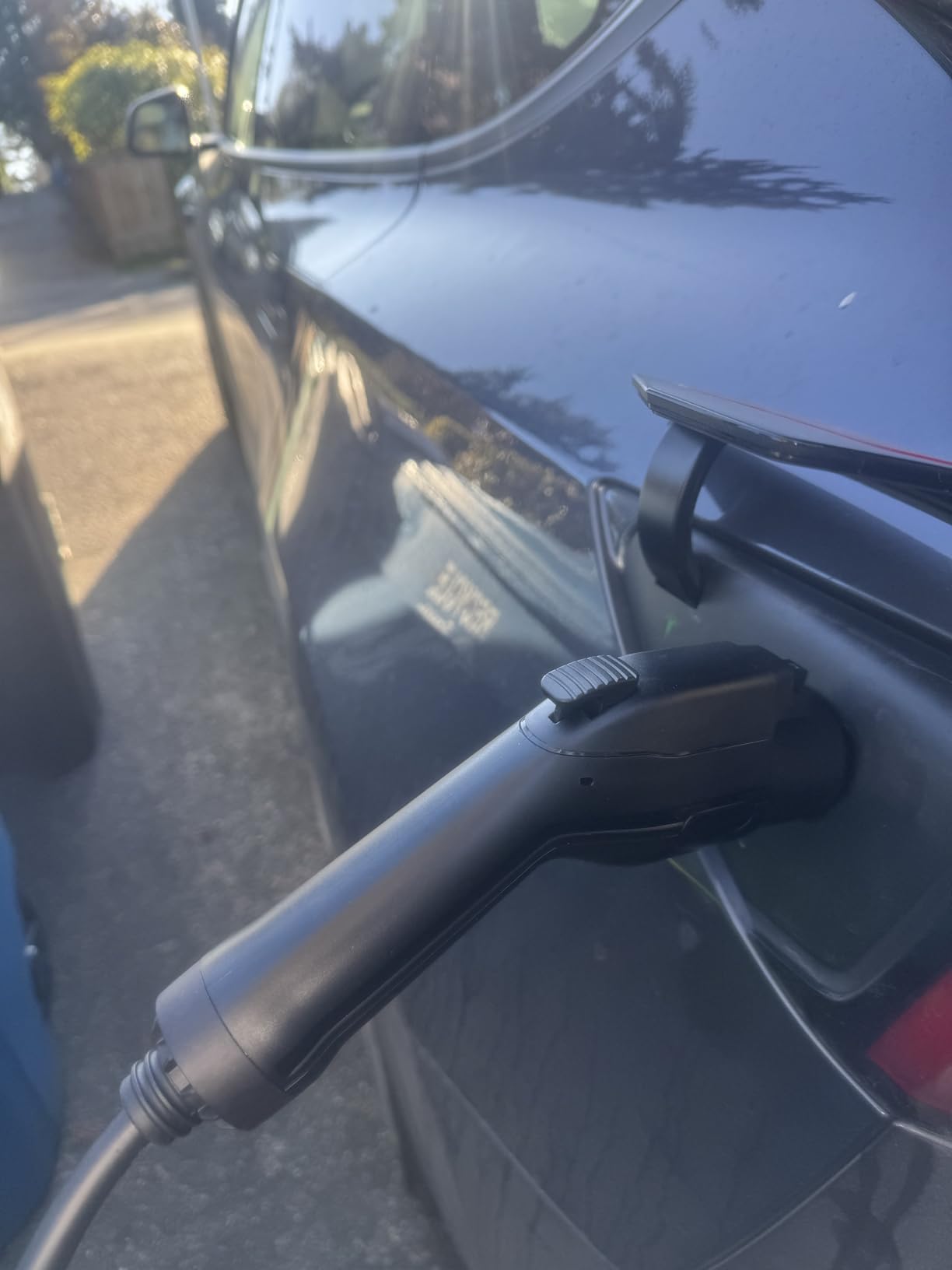 ELEGRP Level 1/2 EV Charger, 16 Amp, Portable J1772 Electric Car Charger, 25FT Cable, NEMA 6-20 & 5-15 Adapter, 110V-240V for BEVs/PHEVs, PBE & LRC Technology customer photo 1