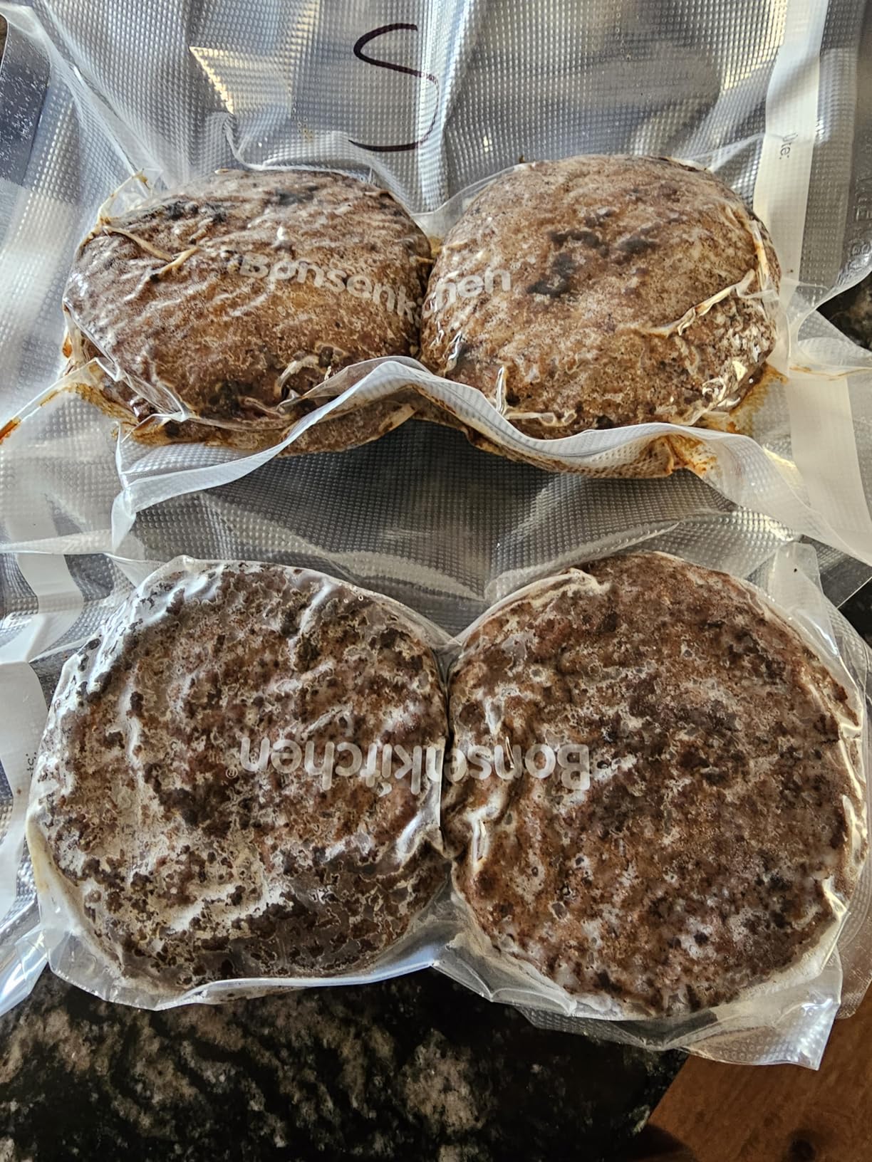 Weston Brands Vacuum Sealer Machine for Food Preservation & Sous Vide, Extra-Wide 5mm Bar for Sealing Bags up to 15