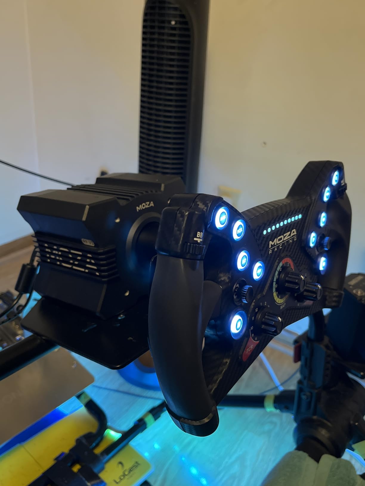 MOZA R9 V3 Direct Drive Servo Motor Sim Racing Wheel Base, 9Nm FFB Force Feedback Steering Wheel Base, Customizable Standalone Wheel Base Simulator for PC Racing Game, black customer photo 1