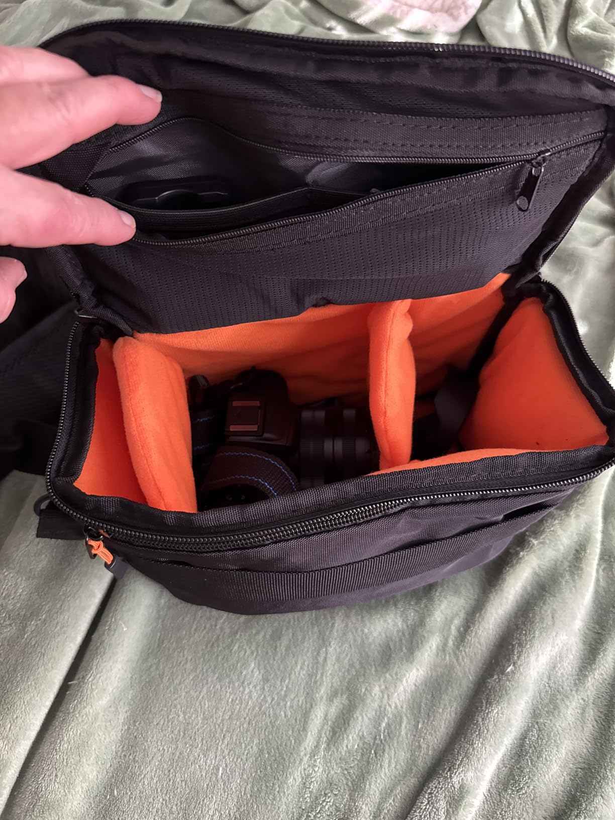 Camera Sling Bag for Photographers - Waterproof Single-Shoulder Camera Case with Adjustable Dividers, Rain Cover & Side Tripod Pocket customer photo 1