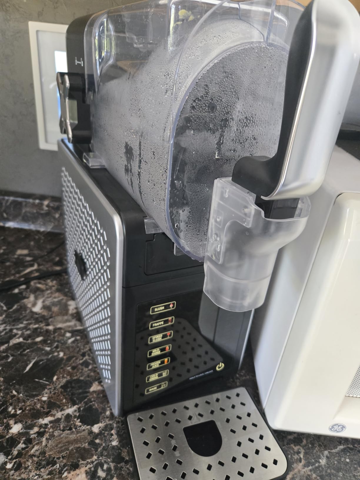 Fiii Slushie Machine 92 oz, Slushy Machine for Home, 6 Preset Programs, Quiet Operation, LED Display, Auto-Clean, No Ice Needed, Perfect for Milkshakes, Margarita Smoothie, Frappes and More customer photo 1