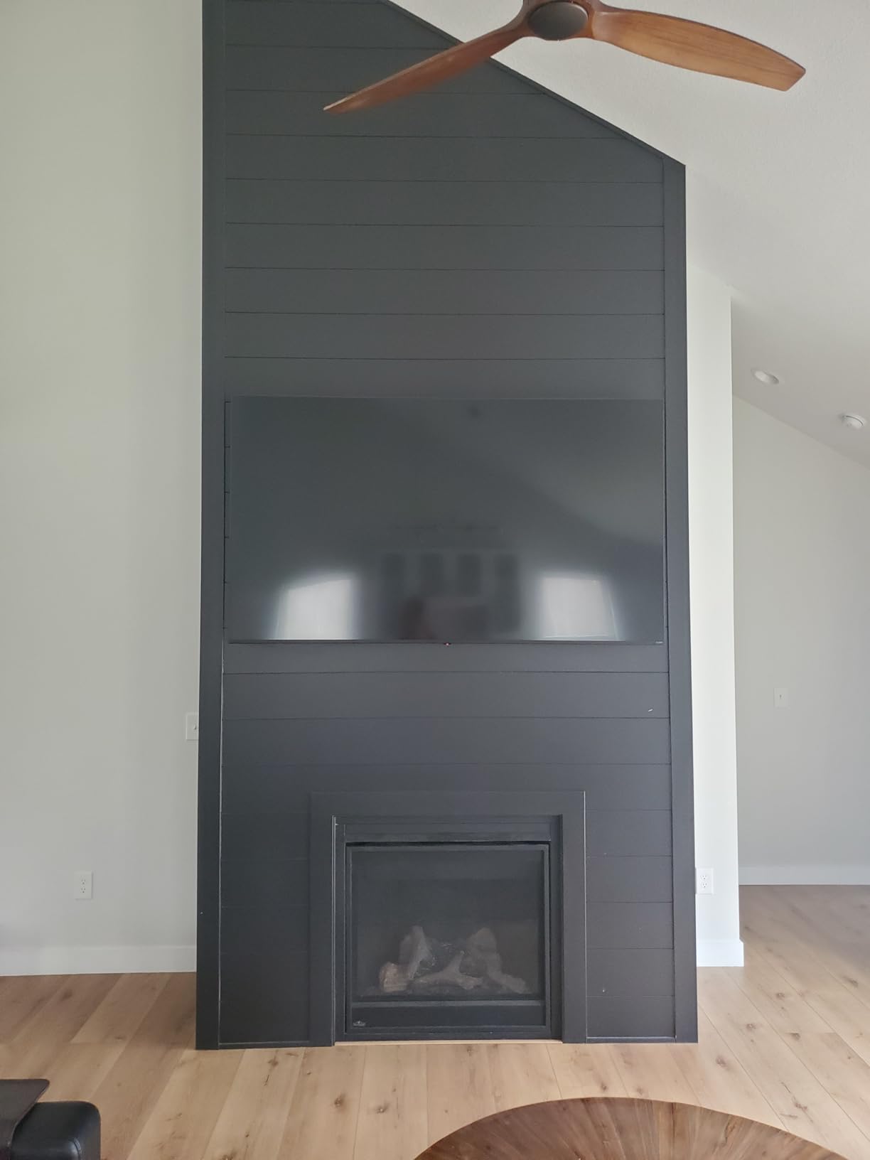 LG 100-Inch Class QNED evo AI QNED85A Series Mini LED 4K Smart TV w/AI Picture, AI Sound, HDR10, AI Super Upscaling 4K, Filmmaker Mode, Wow Orchestra, Alexa Built-in (100QNED85AU, 2025) customer photo 1