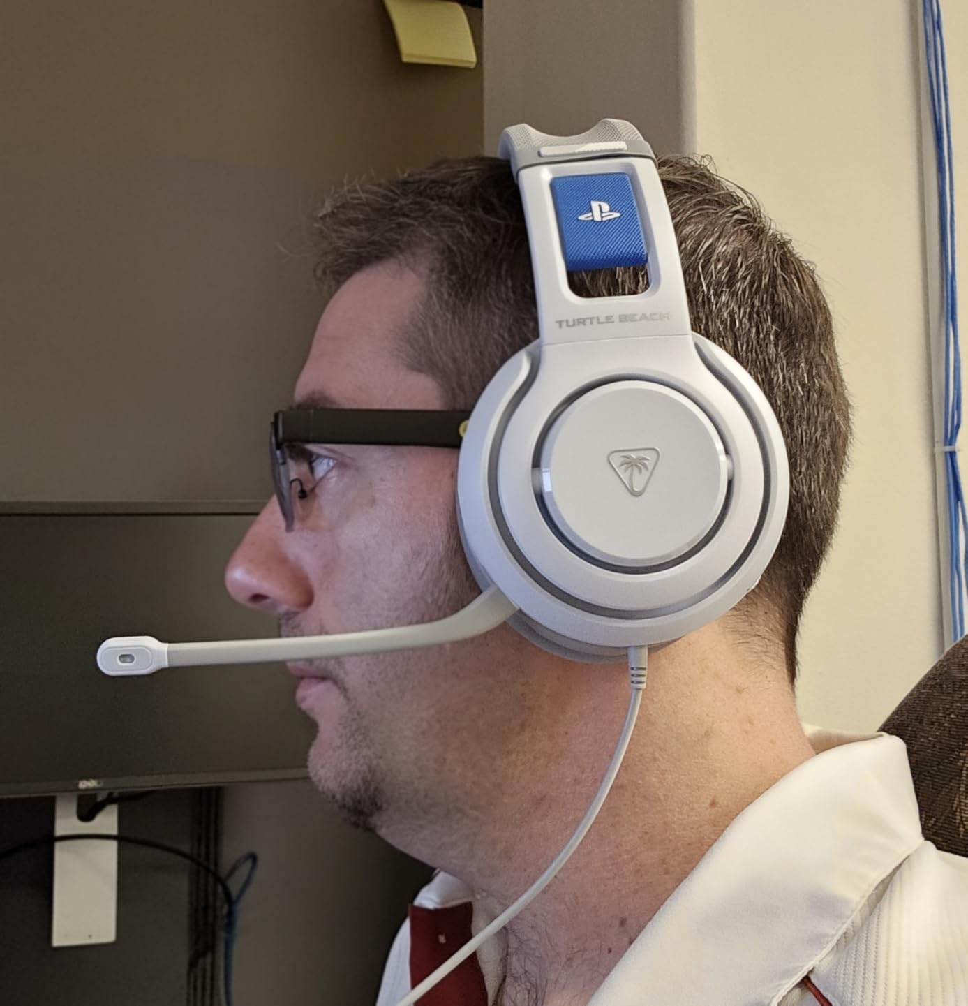 Turtle Beach Atlas 200 Wired Gaming Headset Officially Licensed for PlayStation, PS5, PS4, 50mm Nanoclear Drivers, Flip-to-Mute Mic, Memory Foam Cushions, Floating Headband - White customer photo 2