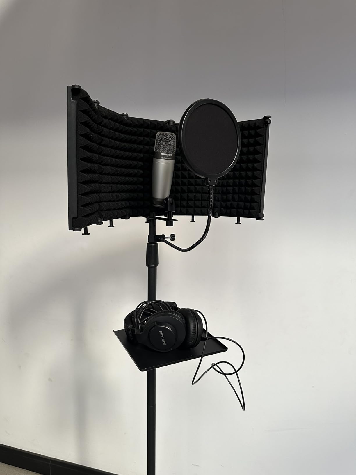 Microphone Stand With Isolation Shield,Recording Studio Equipment With Pop Filter,Tripod Stand, Foldable Mic Shield With Sound Insulation For Recording Studio, Podcasts,Broadcasting customer photo 1