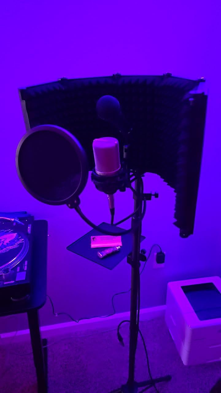 Microphone Stand With Isolation Shield,Recording Studio Equipment With Pop Filter,Tripod Stand, Foldable Mic Shield With Sound Insulation For Recording Studio, Podcasts,Broadcasting customer photo 2