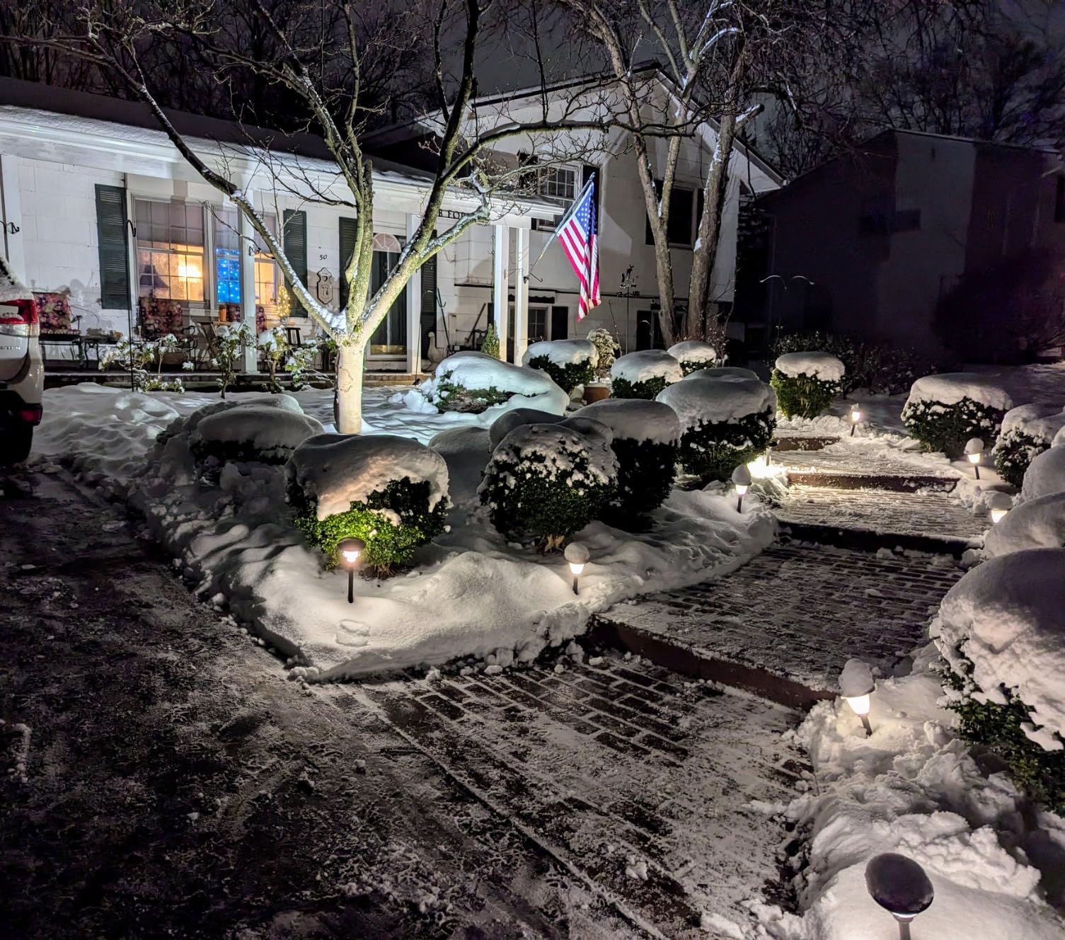 DEWENWILS 200W Matter Low Voltage Landscape Transformer, WiFi Landscape Lighting Transformer with 3 Independent Outputs, 120V AC to 12V/14V AC, Compatible with Alexa, Google Assistant customer photo 2