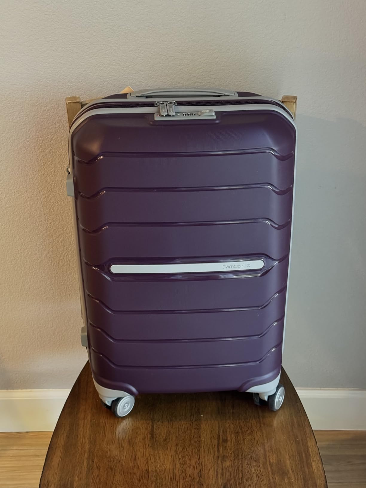 Samsonite Freeform 2-Piece Luggage Set - Carry-On & Large Checked Luggage with Dual Spinner Wheels - Durable Polypropylene Hardshell - TSA Lock, Airline-Approved - Expandable Hard Shell - Sky Blue customer photo 1