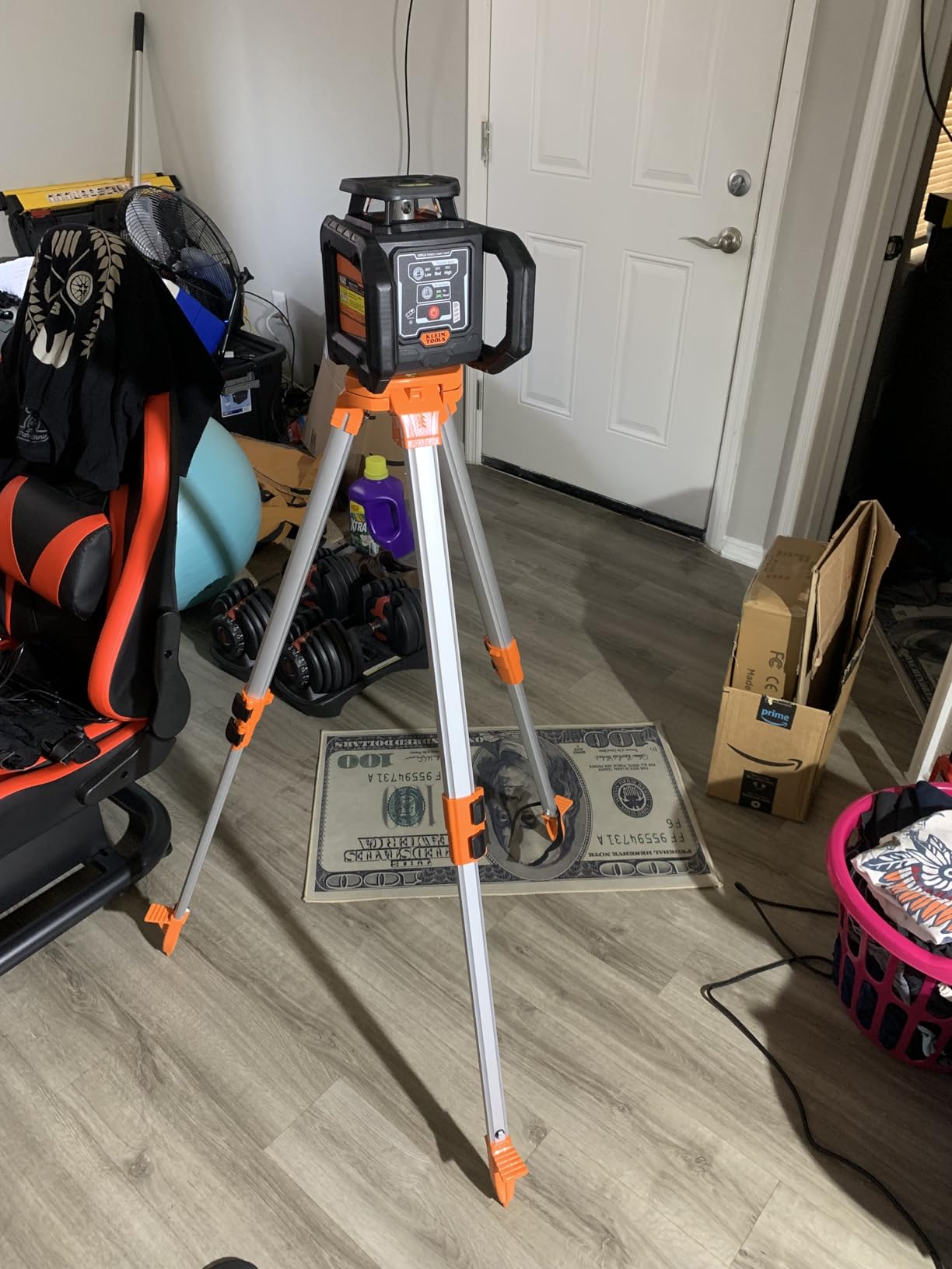 Klein Tools 93RLS Green Self-Leveling Rotary Laser Level Kit, Horizontal/Vertical with Plumb Spot, 1150-Foot Range, Rechargeable, Tripod, Detector, 9-Foot Grade Rod, Carrying Case, ≤ 5mW Class 3R customer photo 2