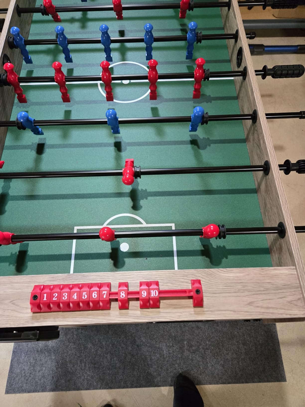 Amazon Basics 48-Inch Foosball Table Soccer Game Room Size with 4 Balls and 2 Cupholders, Oak customer photo 2