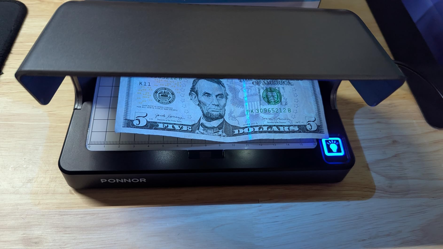 PONNOR AL-12 Counterfeit Bill Detector Money Checker Machine with Dual UV LED Light for Credit Card & ID Detection, Suitable for All Currencies with Auto ON/Off Rechargeable Battery Large FullBacklit customer photo 1