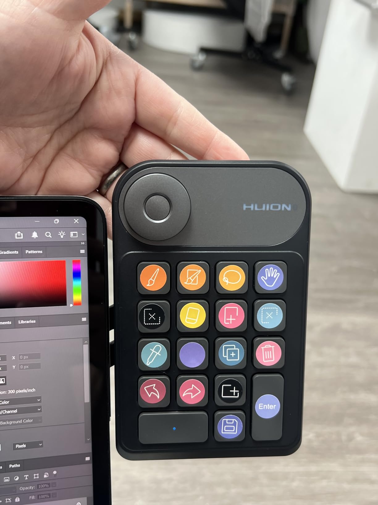 HUION Keydial Remote Bluetooth Programmable Keypad with Dual Dials 60 Customized Keys, OLED Display Macro Keypad Work with PC, Mac, Mobile, One-Hand Shortcut Keyboard for Drawing Tablet, Laptops customer photo 1