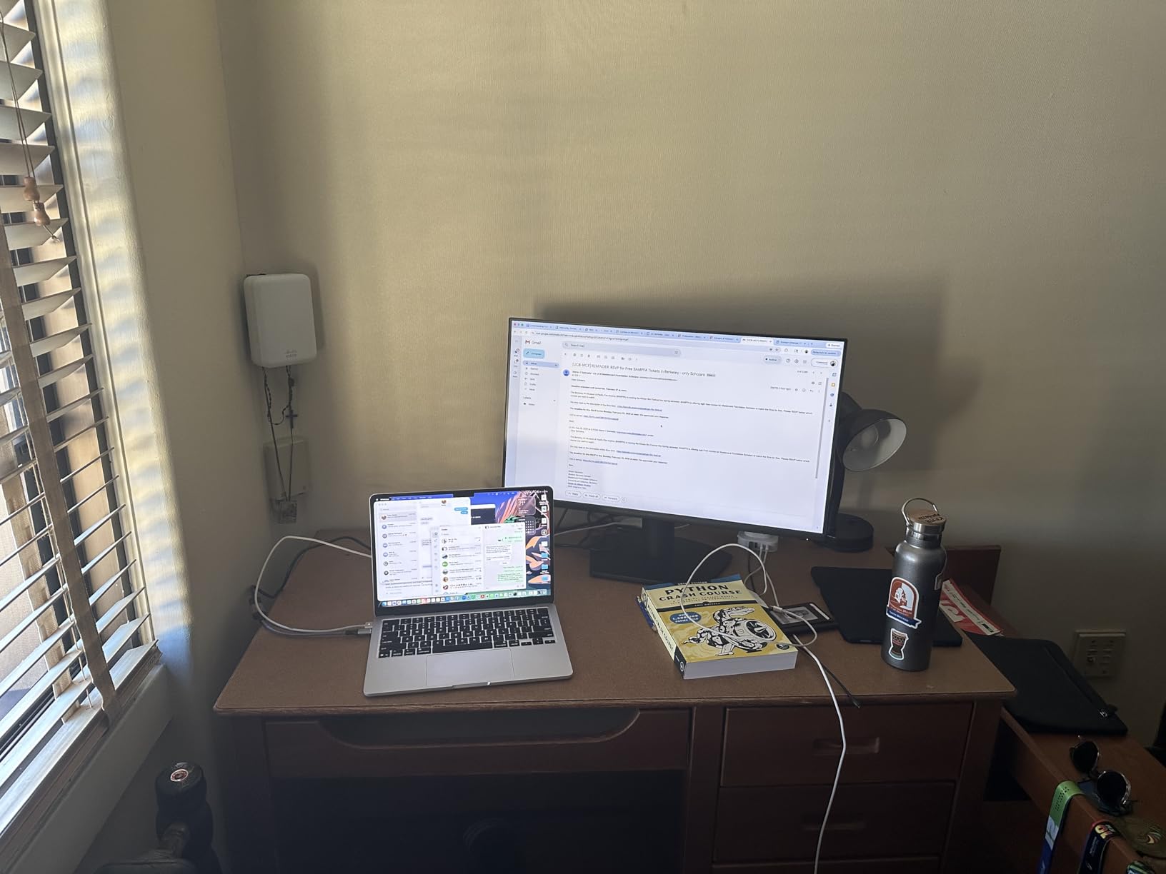 Dell 27 Monitor - SE2725HM - 27-inch Full HD (1920x1080) 16:9 100Hz Display, IPS Panel, 16.70 Million Colors, Anti-Glare, 1 HDMI / 1 VGA Port, TUV Rheinland 3-Star*, Comfortview Plus - Black customer photo 1