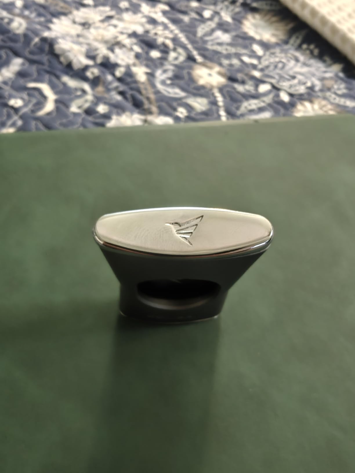 Colibri Premium Slim Cigar Cutter - Ergonomic Stainless Steel Spring-Loaded Straight Cut Blade, Ideal for up to 66+ Ring Gauge - Gift for Cigar Enthusiasts (Black + Gold) customer photo 1