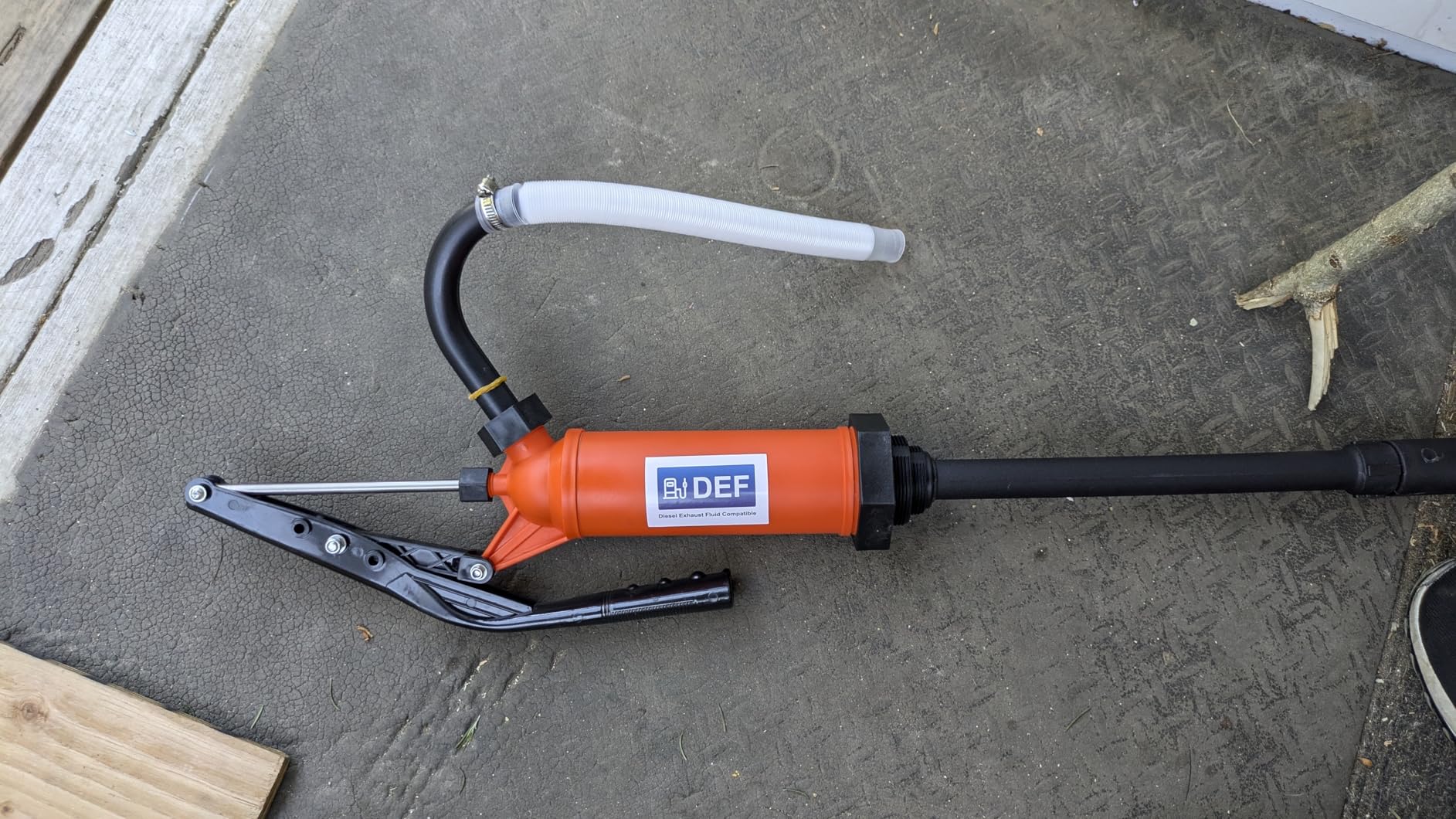 SMART JERRY - 55 Gallon Drum Pump | Heavy Duty Manual Rain Barrel Pump for Water, DEF & Corrosive Liquids | 9-14 oz per Stroke Lever Action Design | Fits 5-55 Gallon Drums customer photo 1