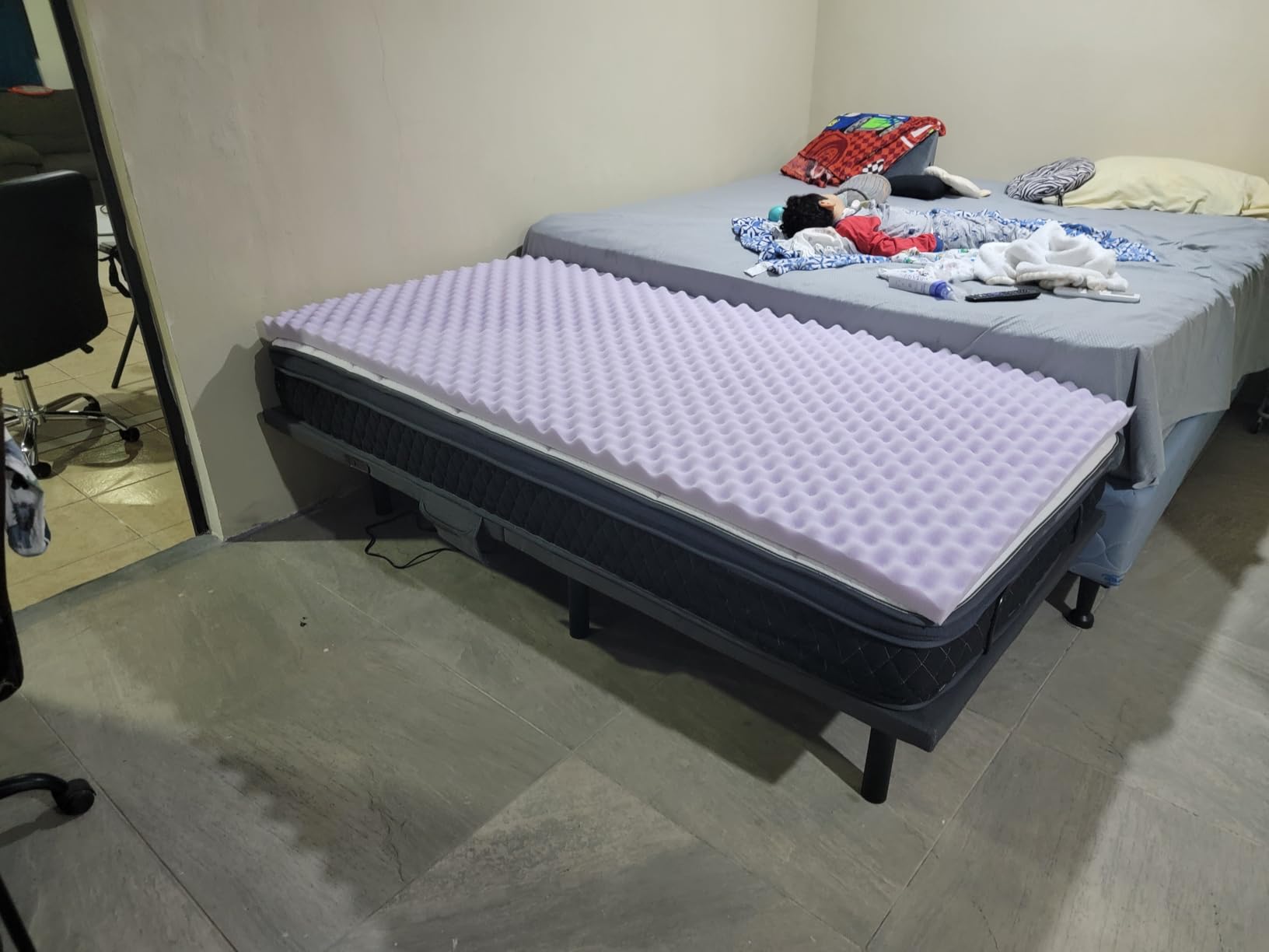 Pipishell Queen Adjustable Bed Frame with Massage, Electric Bed Base with Head & Foot Incline, USB-A & USB-C Ports, LED Under-Bed Lighting, 4 Leg Height Options, and Easy 3-Step Assembly customer photo 1