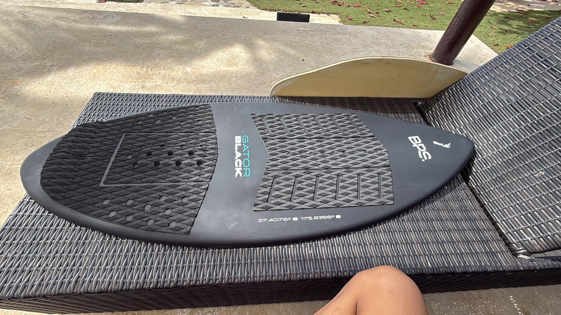 BPS New Zealand 'Gator Black' Fiberglass Skimboard with Padded Carry Bag Made from Recycled Plastics Performance Skimboard with Custom Traction Pads customer photo 1